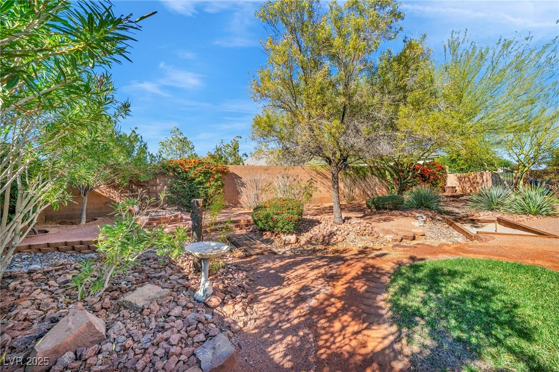 Las Vegas, Nevada, 89166, United States, 3 Bedrooms Bedrooms, ,2 BathroomsBathrooms,Residential,For Sale,1989414