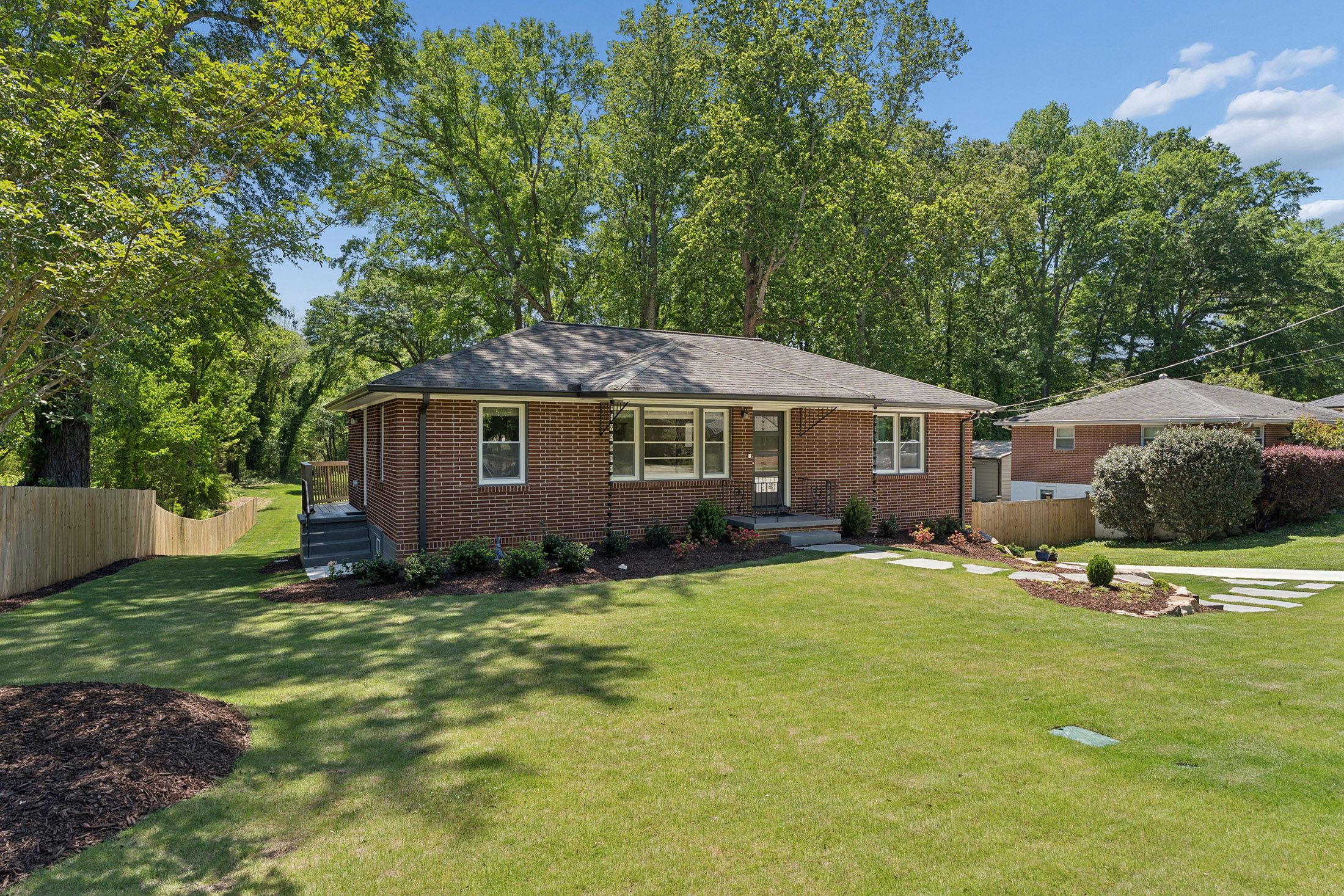  Completely Renovated with an Incredible Backyard, Close to Smyrna Village - 物件實景