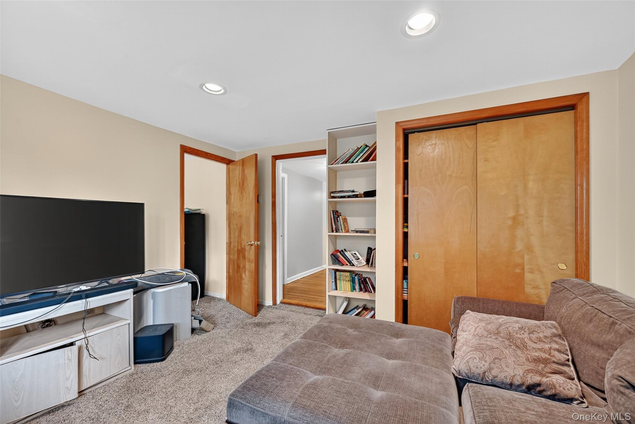 Monsey, New York, 10952, United States, 5 Bedrooms Bedrooms, ,4 BathroomsBathrooms,Residential,For Sale,1981172