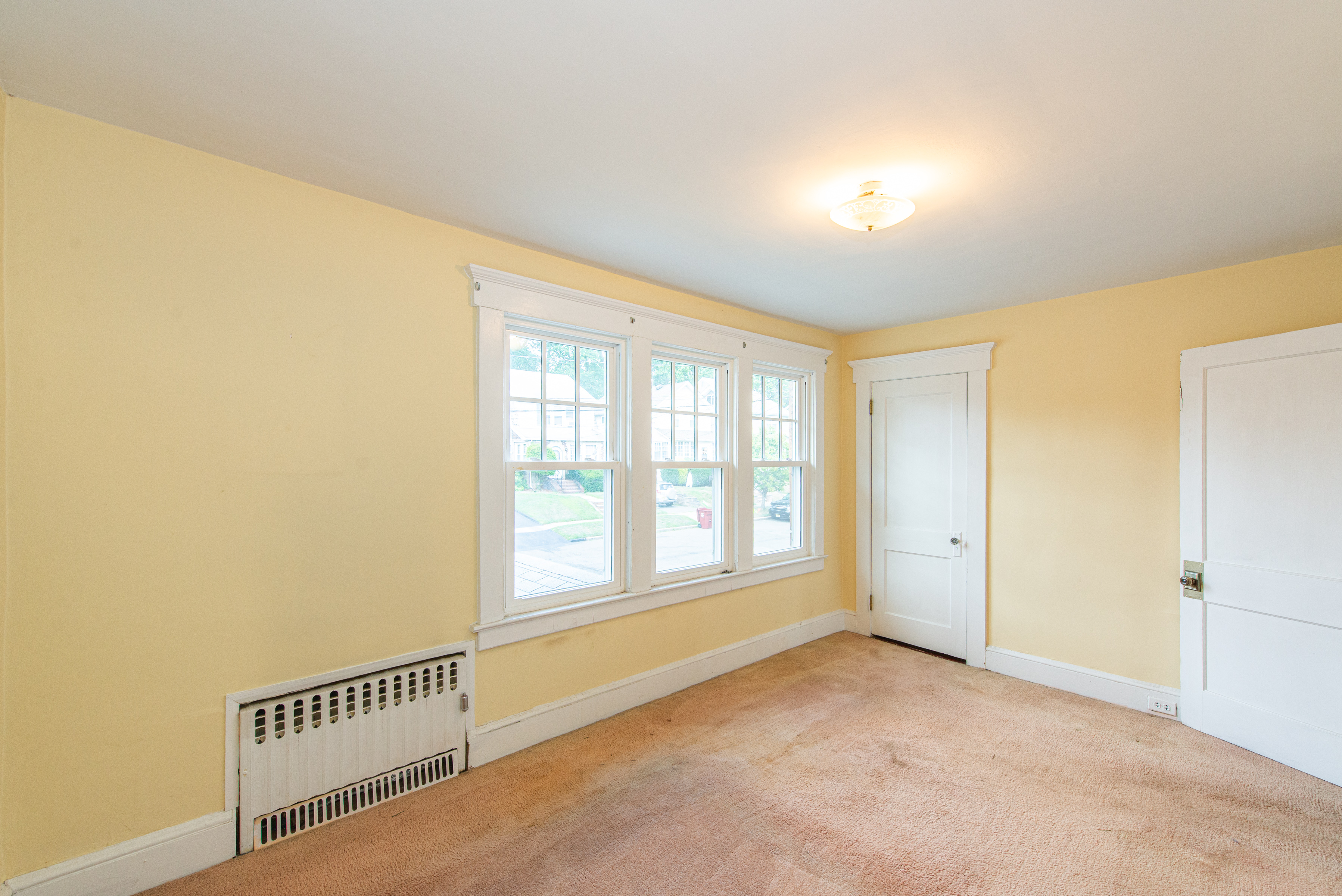 Nutley, New Jersey, 07110, United States, 3 Bedrooms Bedrooms, ,2 BathroomsBathrooms,Residential,For Sale,1935440