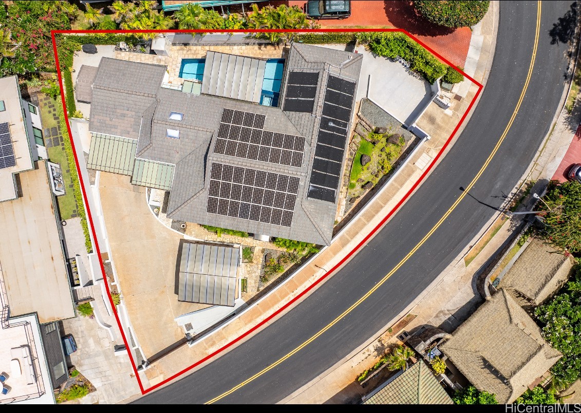 Honolulu, Hawaii, 96816, United States, 4 Bedrooms Bedrooms, ,3 BathroomsBathrooms,Residential,For Sale,1925969