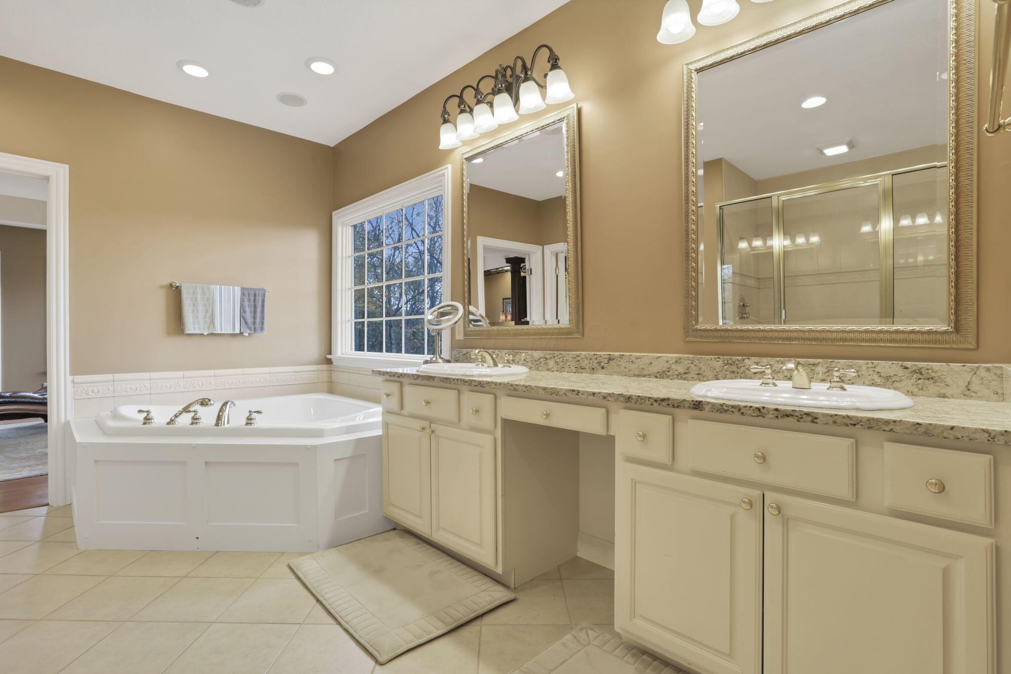 Delaware, Ohio, 43015, United States, 4 Bedrooms Bedrooms, ,4 BathroomsBathrooms,Residential,For Sale,1987027