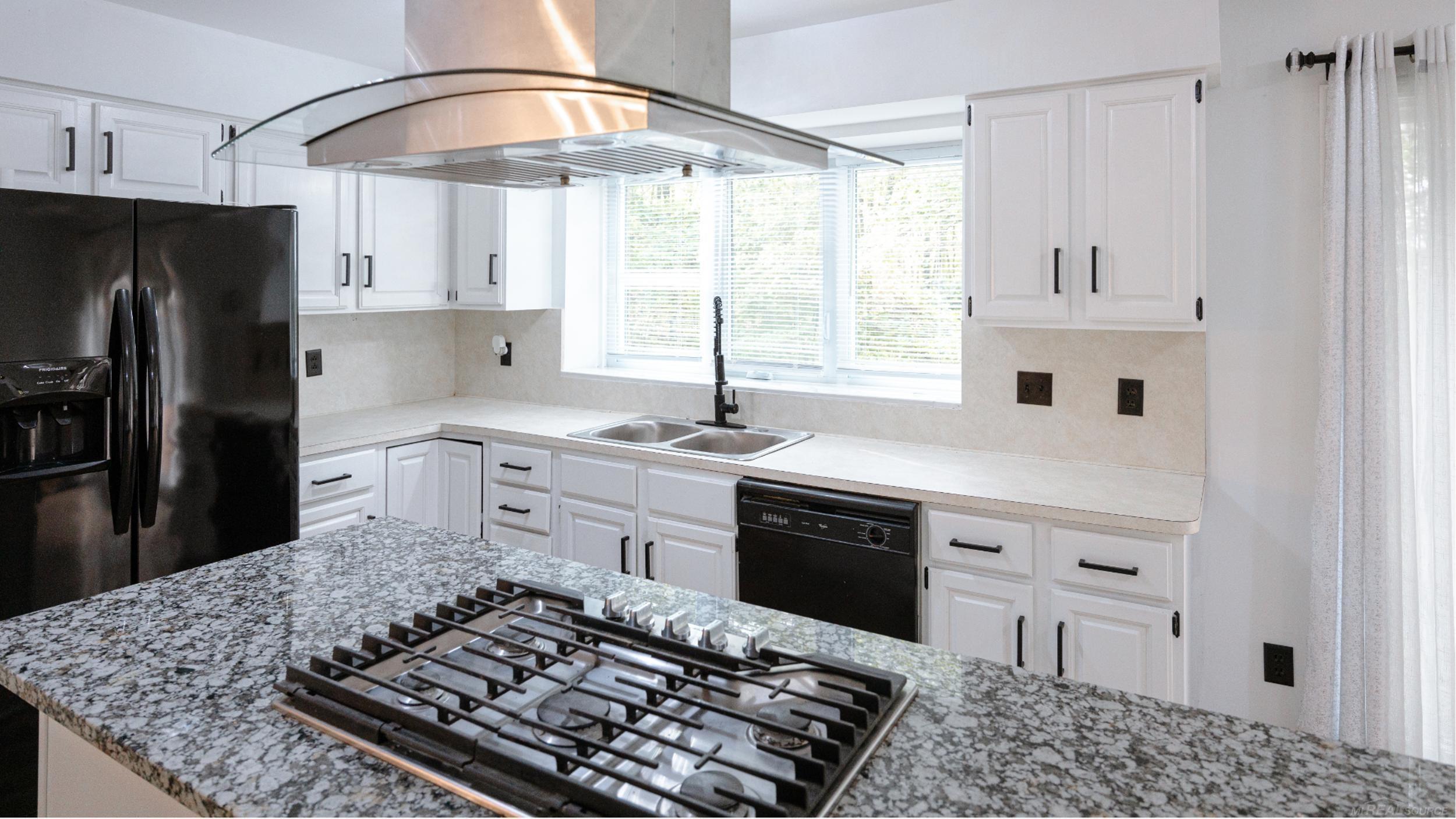 Columbus, Michigan, 48063, United States, 3 Bedrooms Bedrooms, ,3 BathroomsBathrooms,Residential,For Sale,1974296