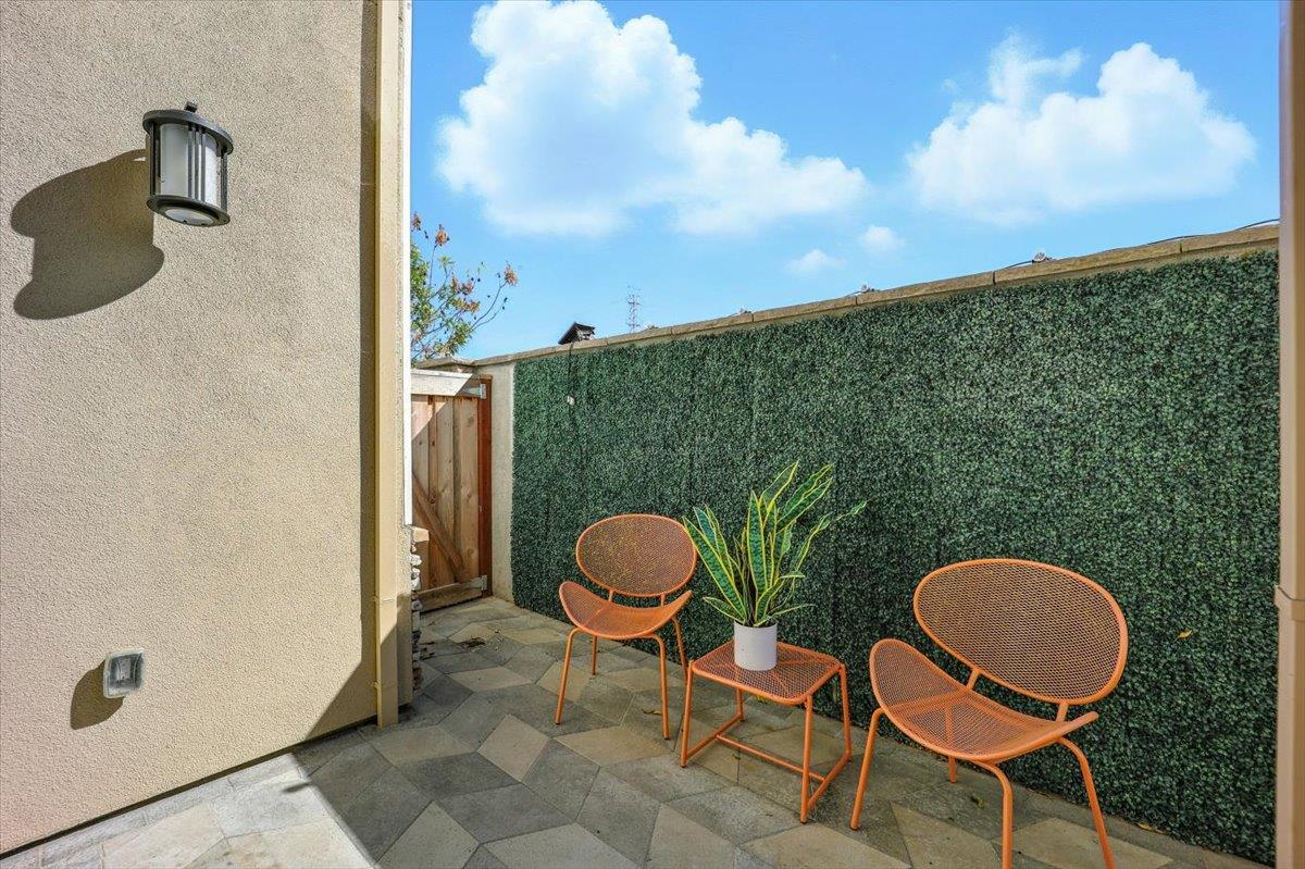 Newark, California, 94560, United States, 4 Bedrooms Bedrooms, ,4 BathroomsBathrooms,Residential,For Sale,1926207