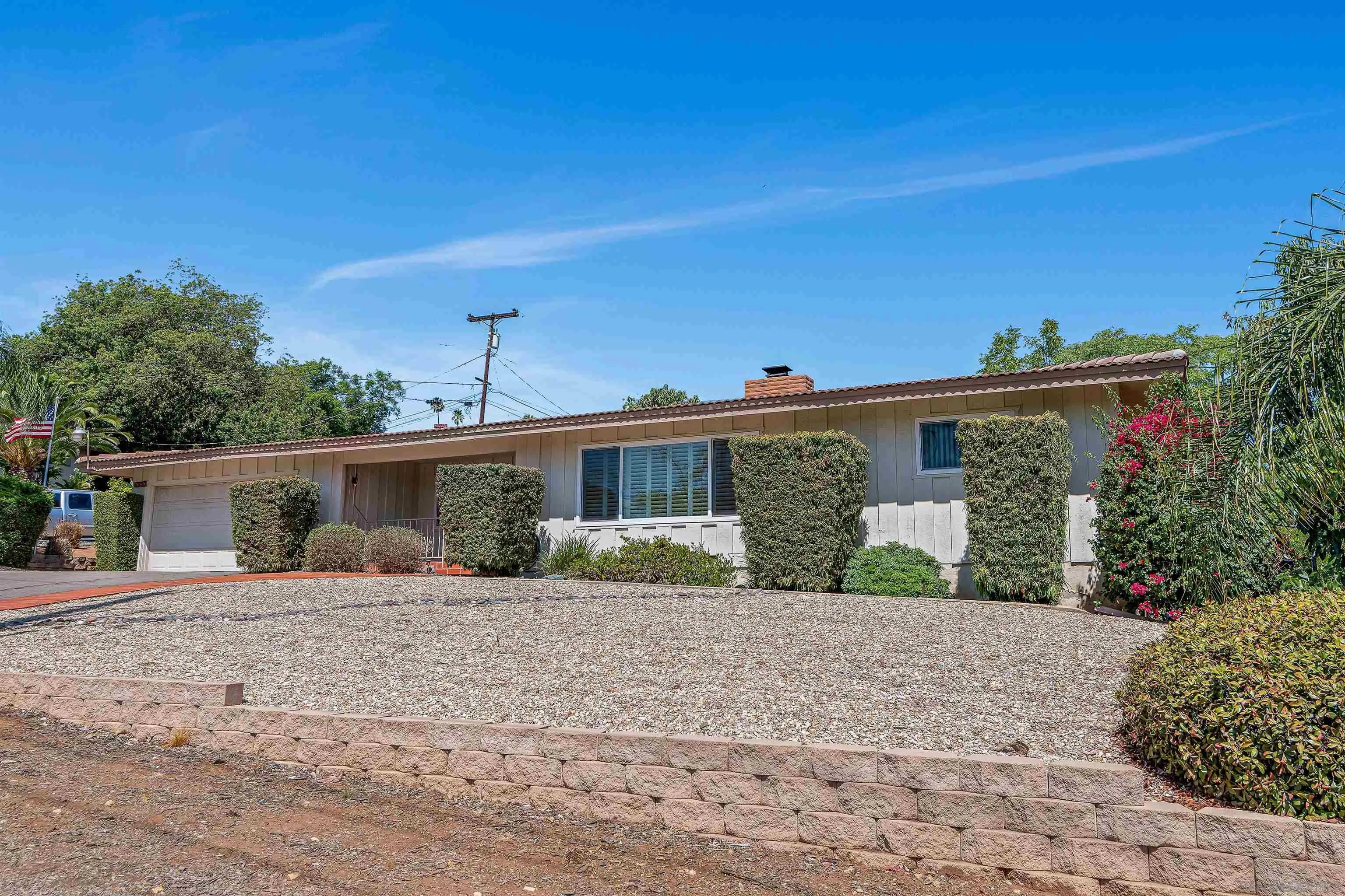 Escondido, California, 92025, United States, 3 Bedrooms Bedrooms, ,2 BathroomsBathrooms,Residential,For Sale,1940921