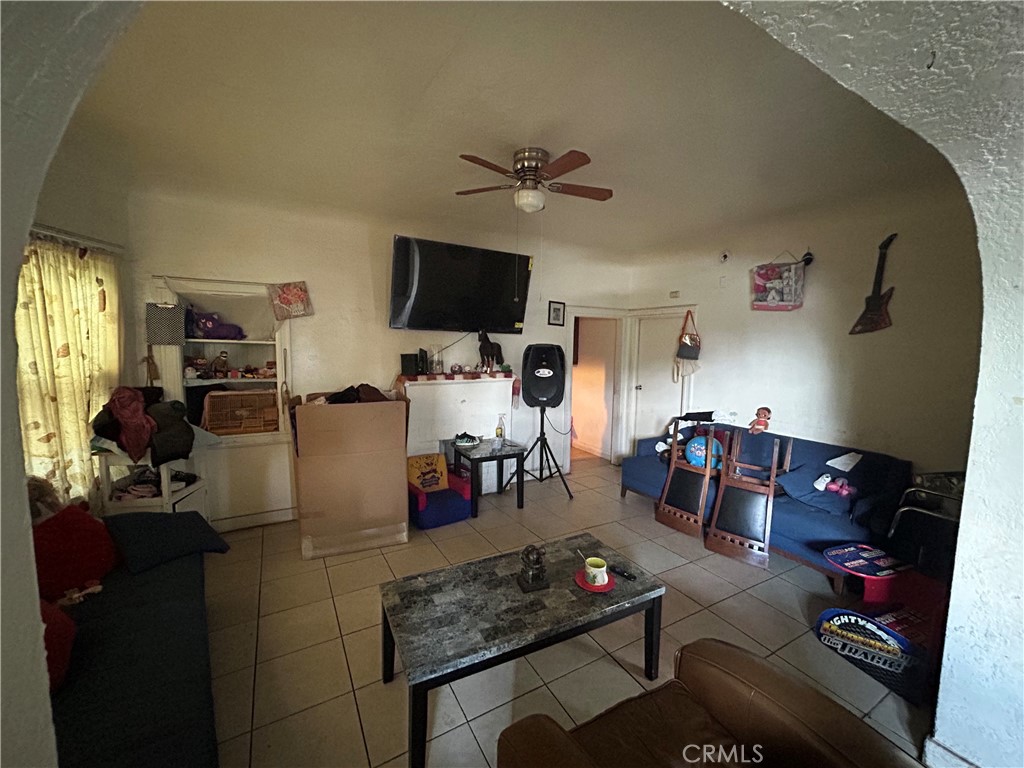 Los Angeles, California, 90011, United States, ,Residential,For Sale,2007554