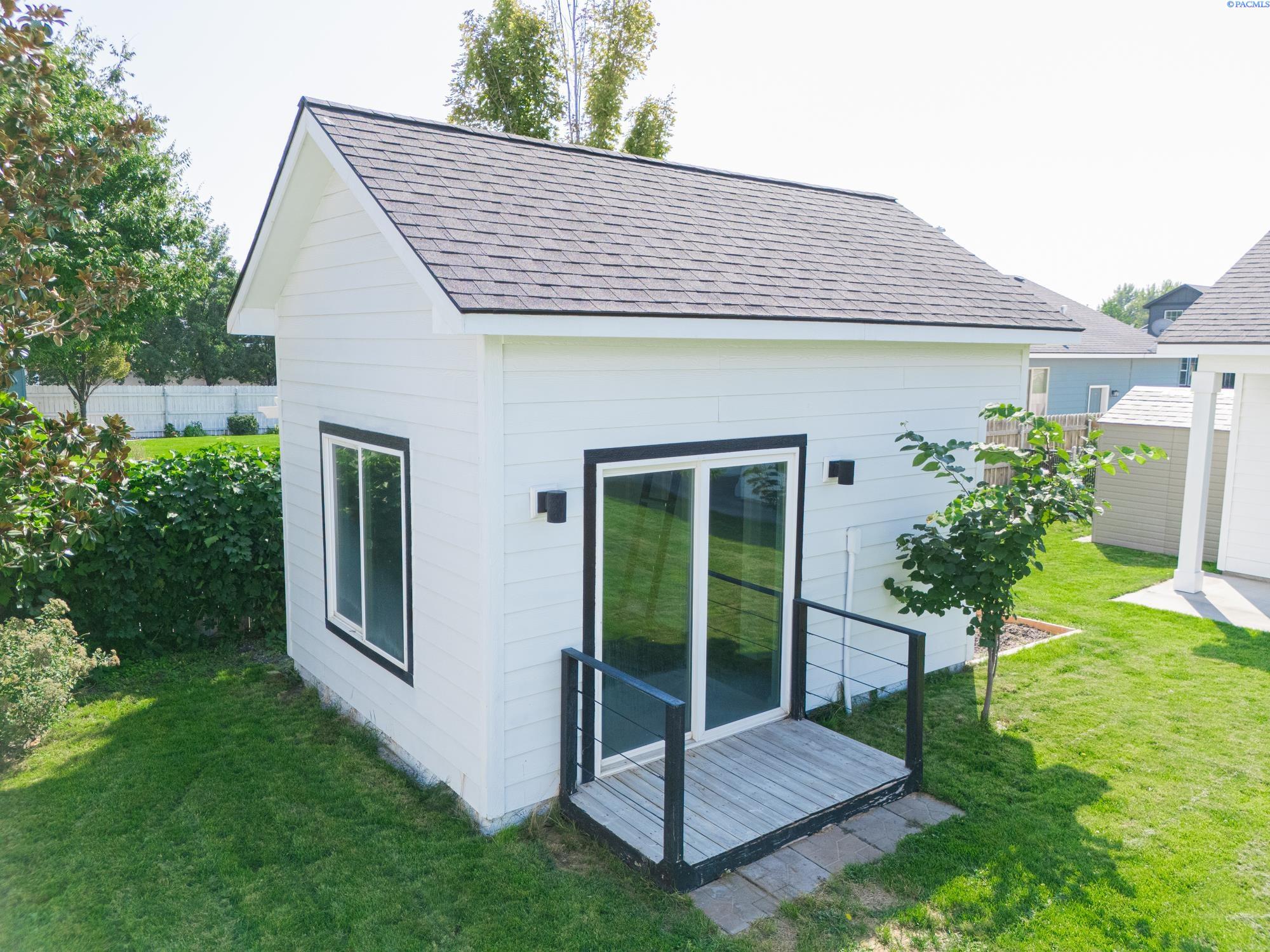 Pasco, Washington, 99301, United States, 4 Bedrooms Bedrooms, ,3 BathroomsBathrooms,Residential,For Sale,1933417