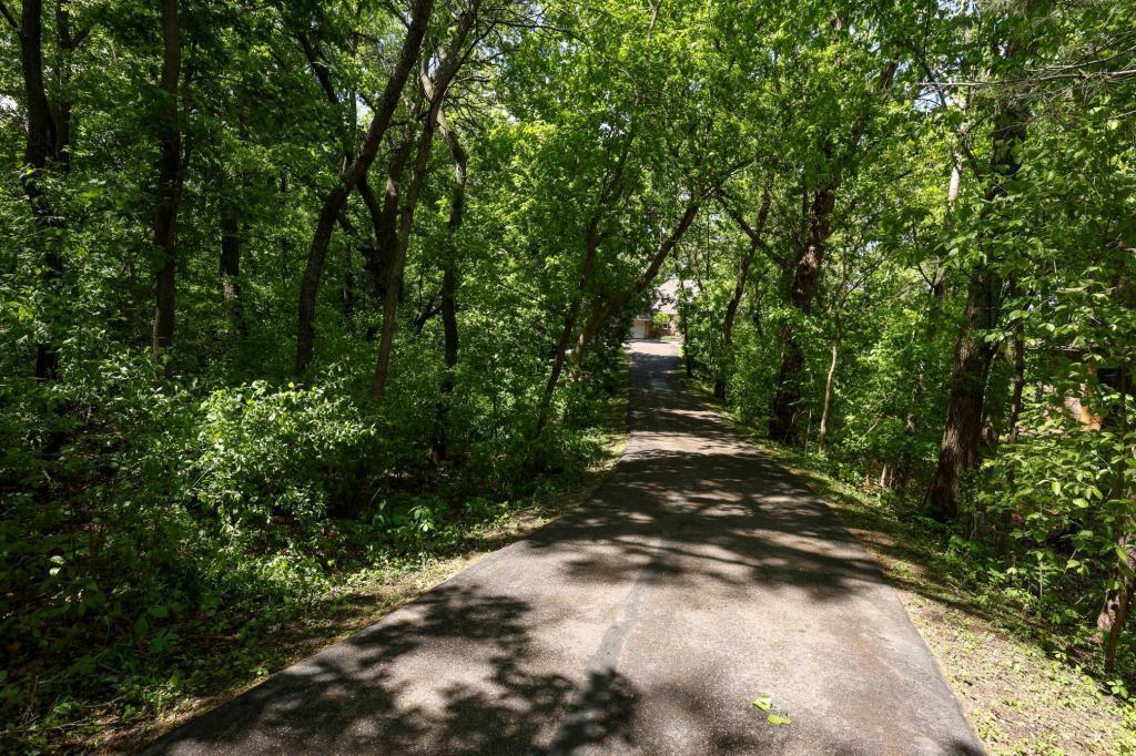 Mendota Heights, Minnesota, 55118, United States, 4 Bedrooms Bedrooms, ,3 BathroomsBathrooms,Residential,For Sale,1836960