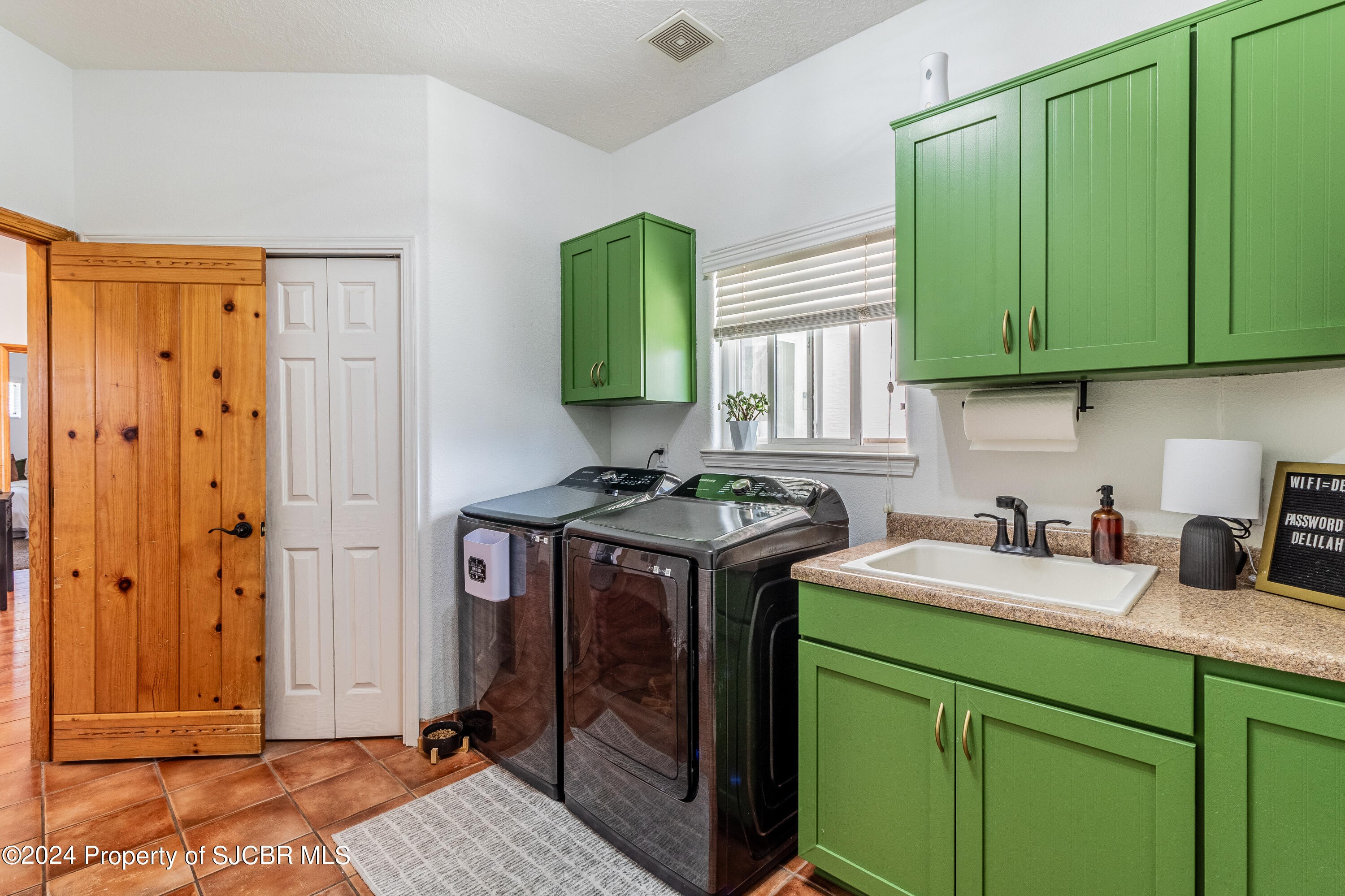 610 CERRILLOS Drive, Farmington, New Mexico, 87401, United States, 4 Bedrooms Bedrooms, ,4 BathroomsBathrooms,Residential,For Sale,610 CERRILLOS Drive,1623720