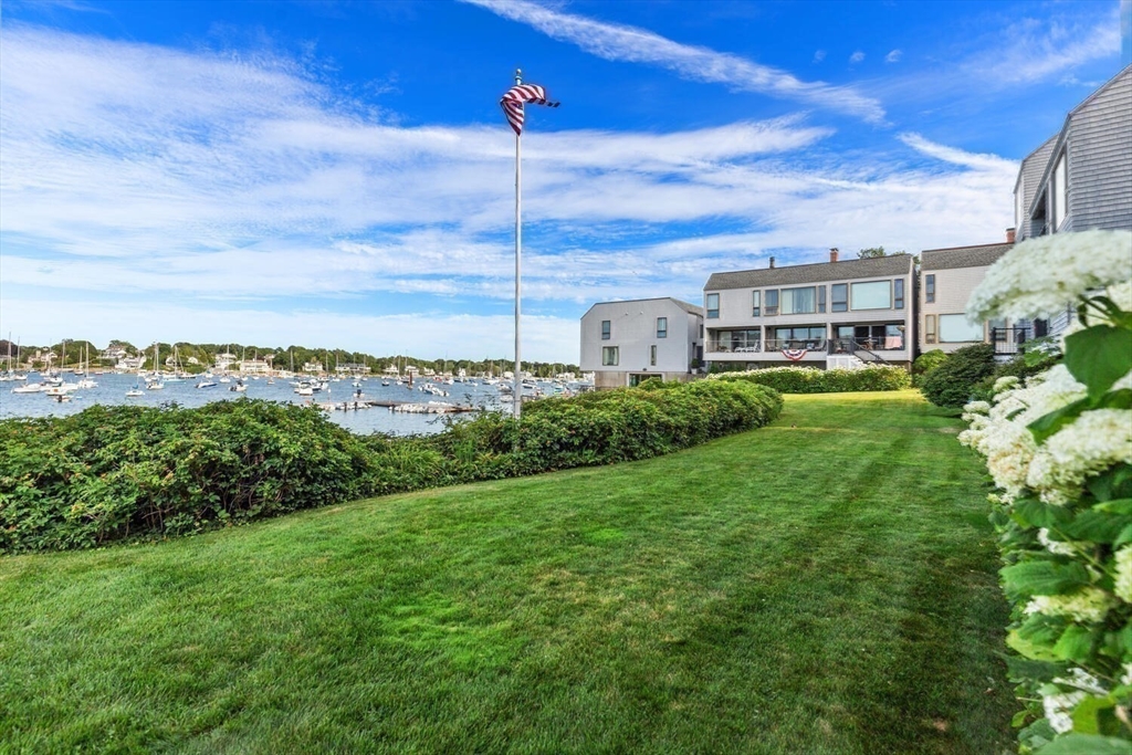 Marblehead, Massachusetts, 01945, United States, 2 Bedrooms Bedrooms, ,2 BathroomsBathrooms,Residential,For Sale,1895462