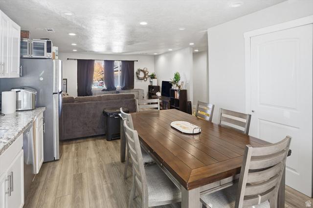 Layton, Utah, 84041, United States, 4 Bedrooms Bedrooms, ,4 BathroomsBathrooms,Residential,For Sale,1990217