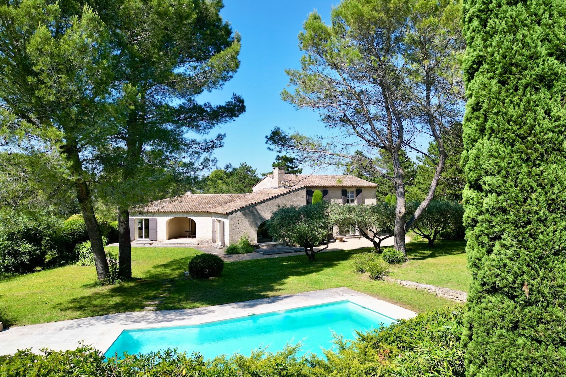  Elegant property with swimming pool and landscaped garden near Uzès - 物件實景