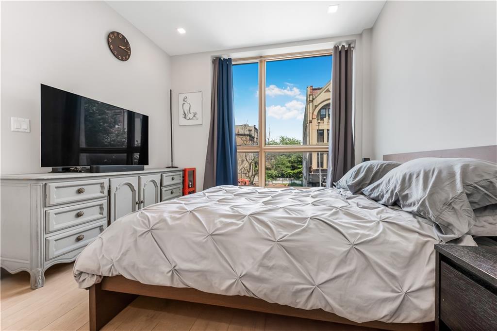 Brooklyn, New York, 11216, United States, 2 Bedrooms Bedrooms, ,2 BathroomsBathrooms,Residential,For Sale,1885405