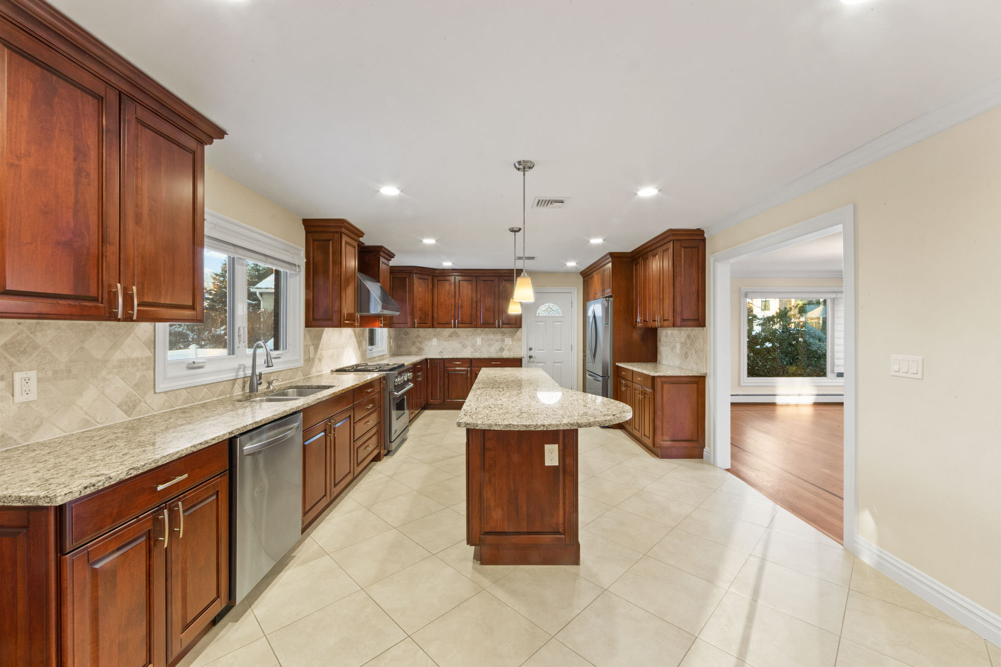  662 Summit Street, Englewood Cliffs, NJ, 07632 - 物件實景