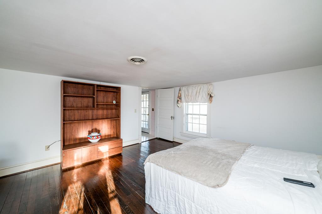 Gladstone, Virginia, 24553, United States, 2 Bedrooms Bedrooms, ,3 BathroomsBathrooms,Residential,For Sale,1801493