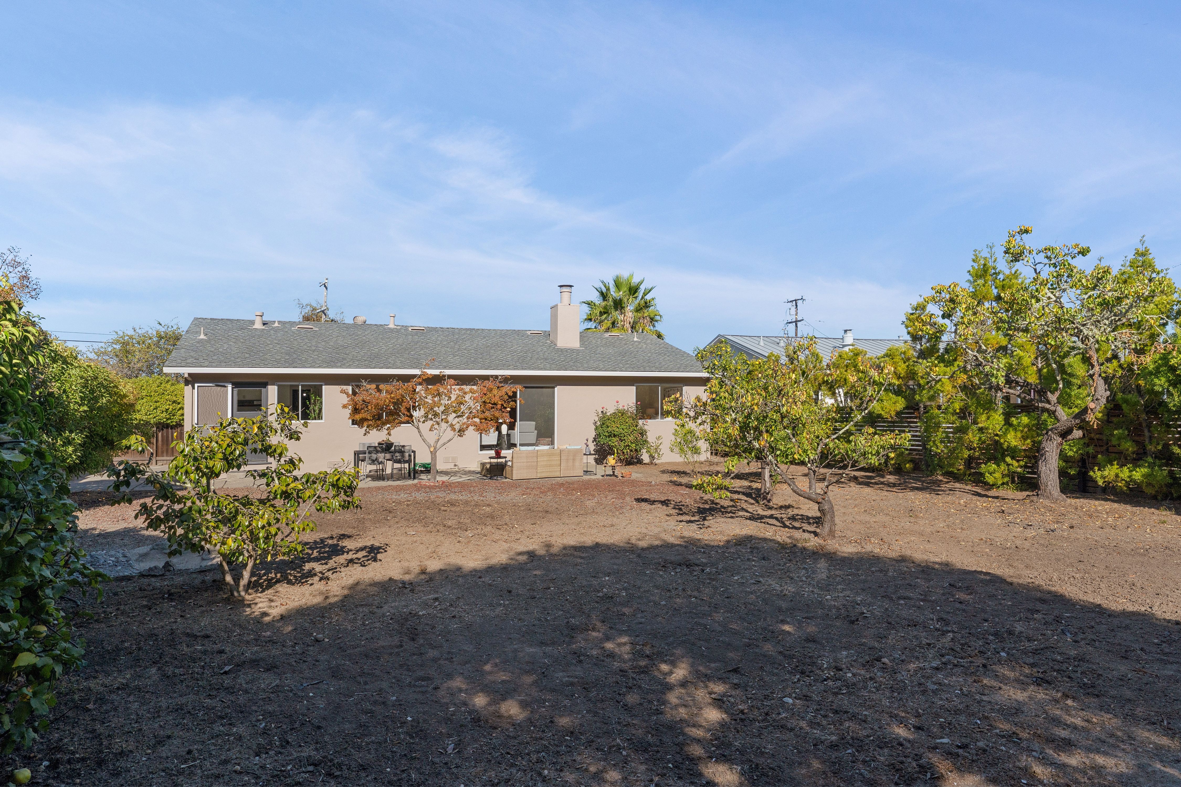  Large and Level Lot in Madera Gardens - 物件實景