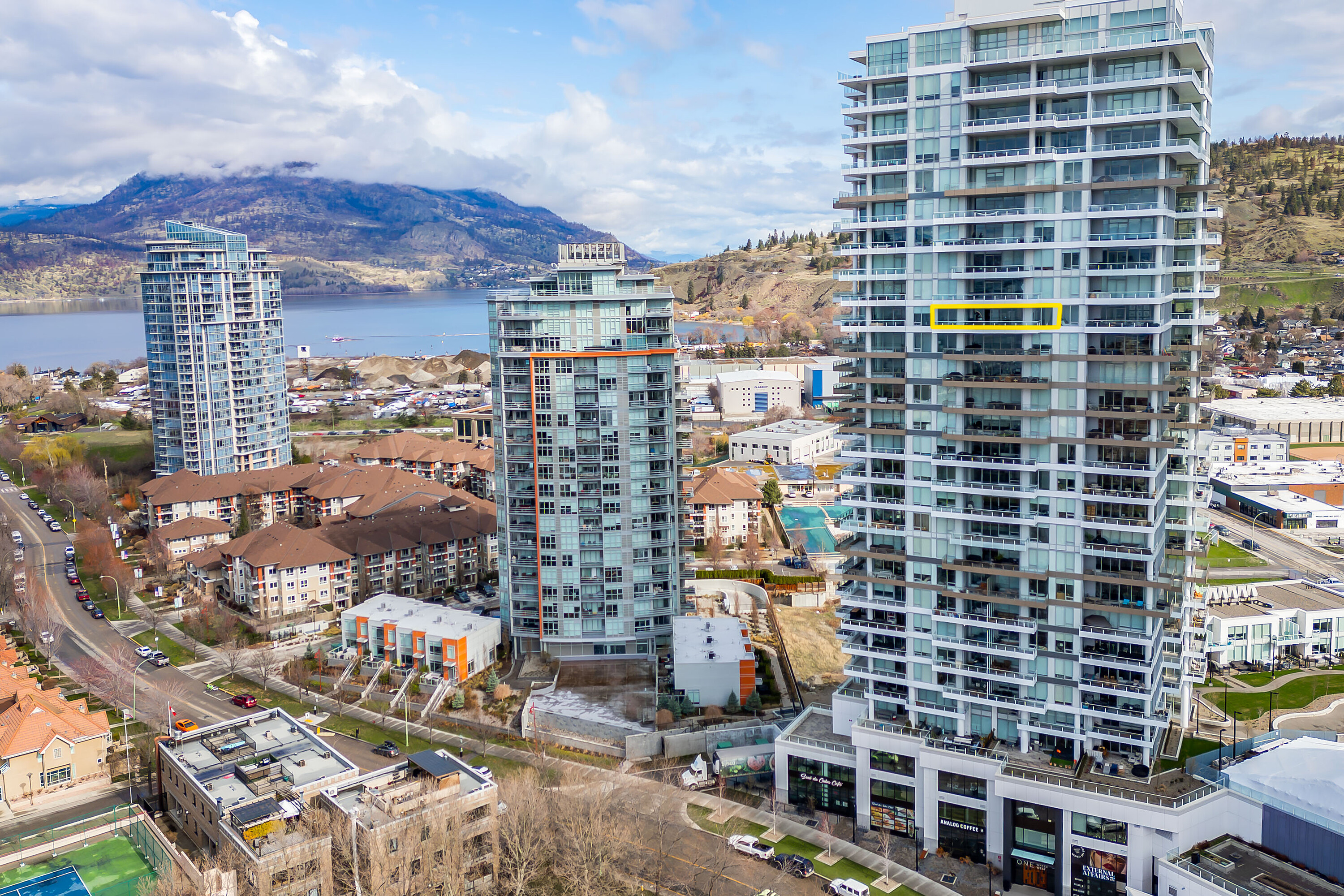  Unobstructed Views of the Lake - 物件實景
