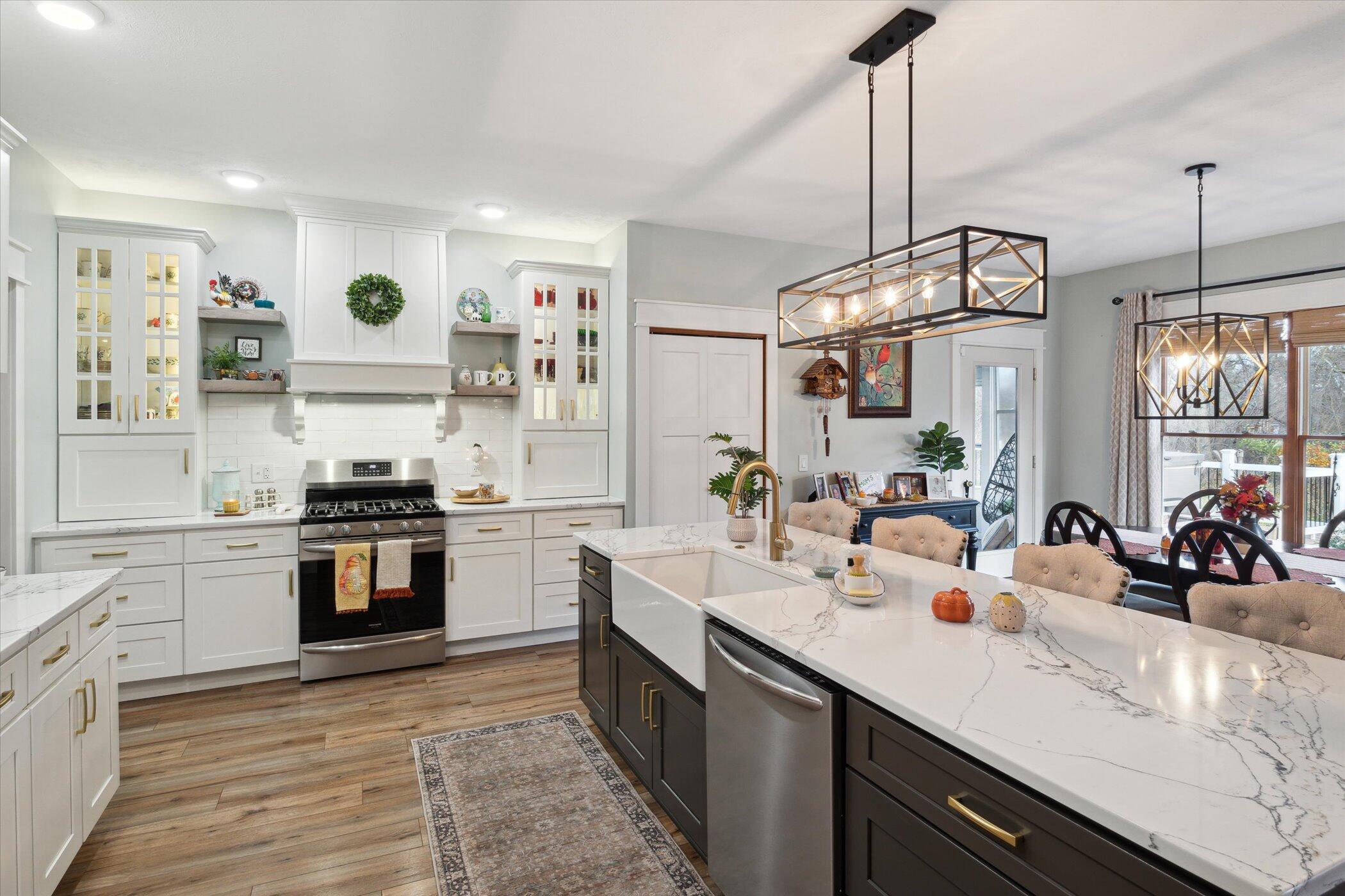 Edwardsburg, Michigan, 49112, United States, 4 Bedrooms Bedrooms, ,4 BathroomsBathrooms,Residential,For Sale,1989598