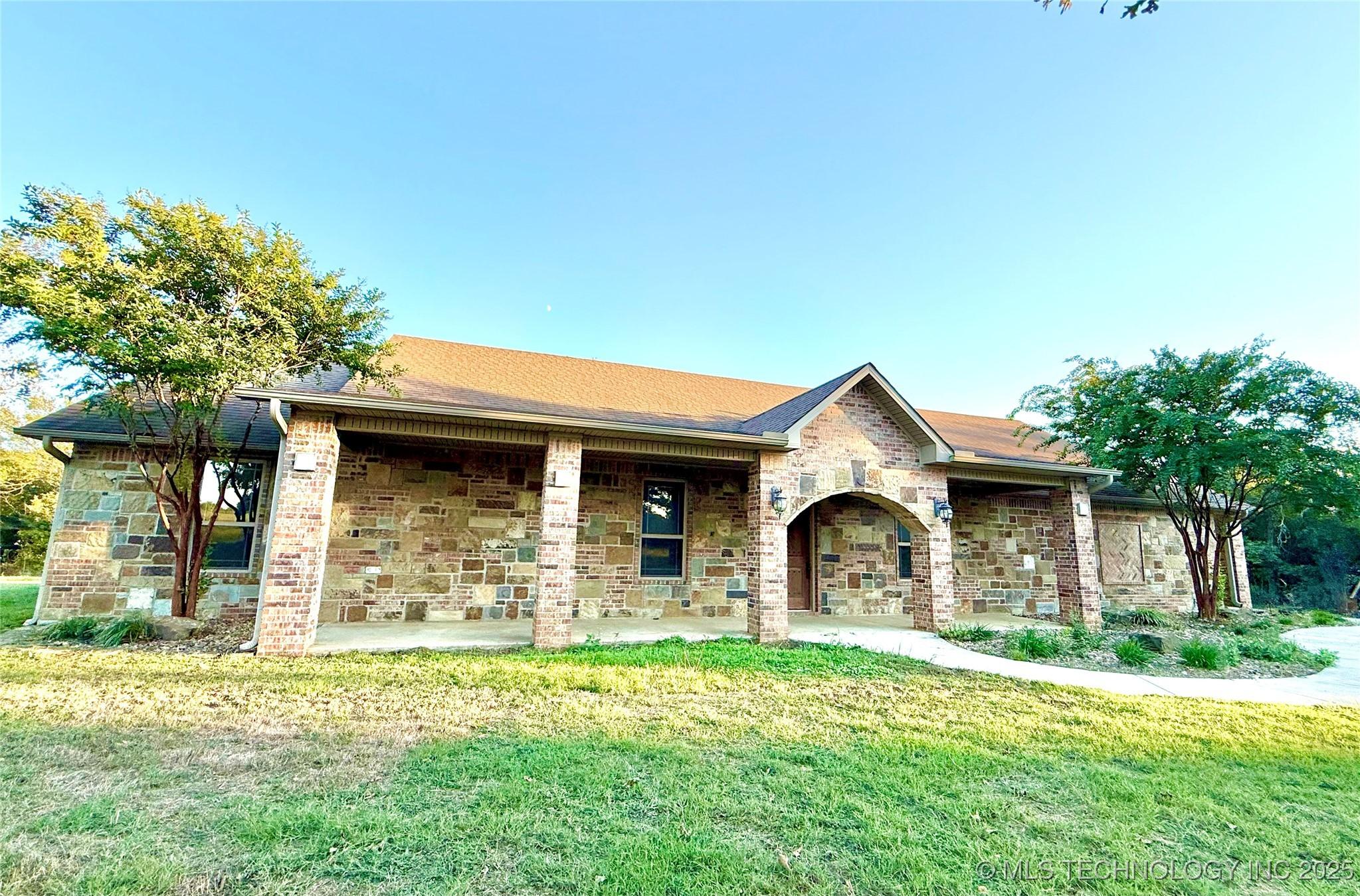 Checotah, Oklahoma, 74426, United States, 4 Bedrooms Bedrooms, ,4 BathroomsBathrooms,Residential,For Sale,1980942