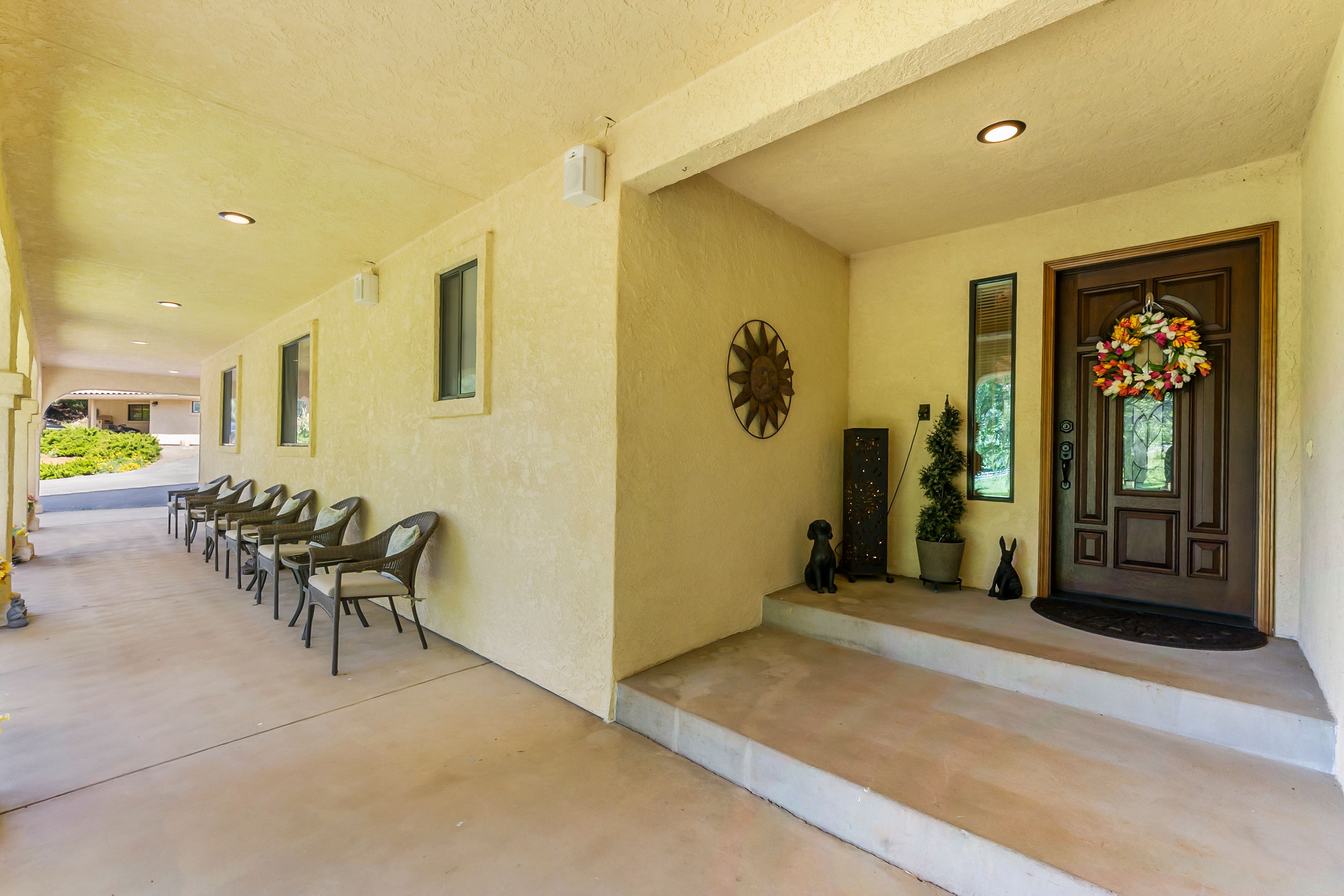  21 Acres - Gated - Renovated - 物件實景