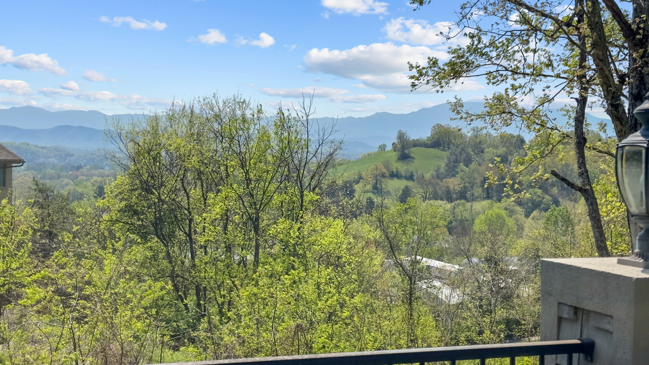 Sevierville, Tennessee, 37862, United States, 3 Bedrooms Bedrooms, ,3 BathroomsBathrooms,Residential,For Sale,1982821