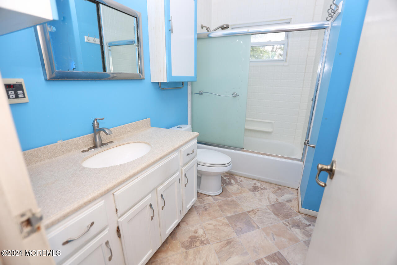 Middletown, New Jersey, 07748, United States, 3 Bedrooms Bedrooms, ,2 BathroomsBathrooms,Residential,For Sale,1921139