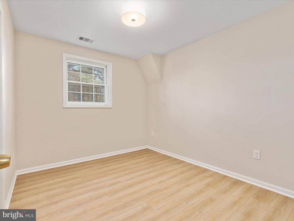 Leesburg, Virginia, 20176, United States, 6 Bedrooms Bedrooms, ,3 BathroomsBathrooms,Residential,For Sale,1979496