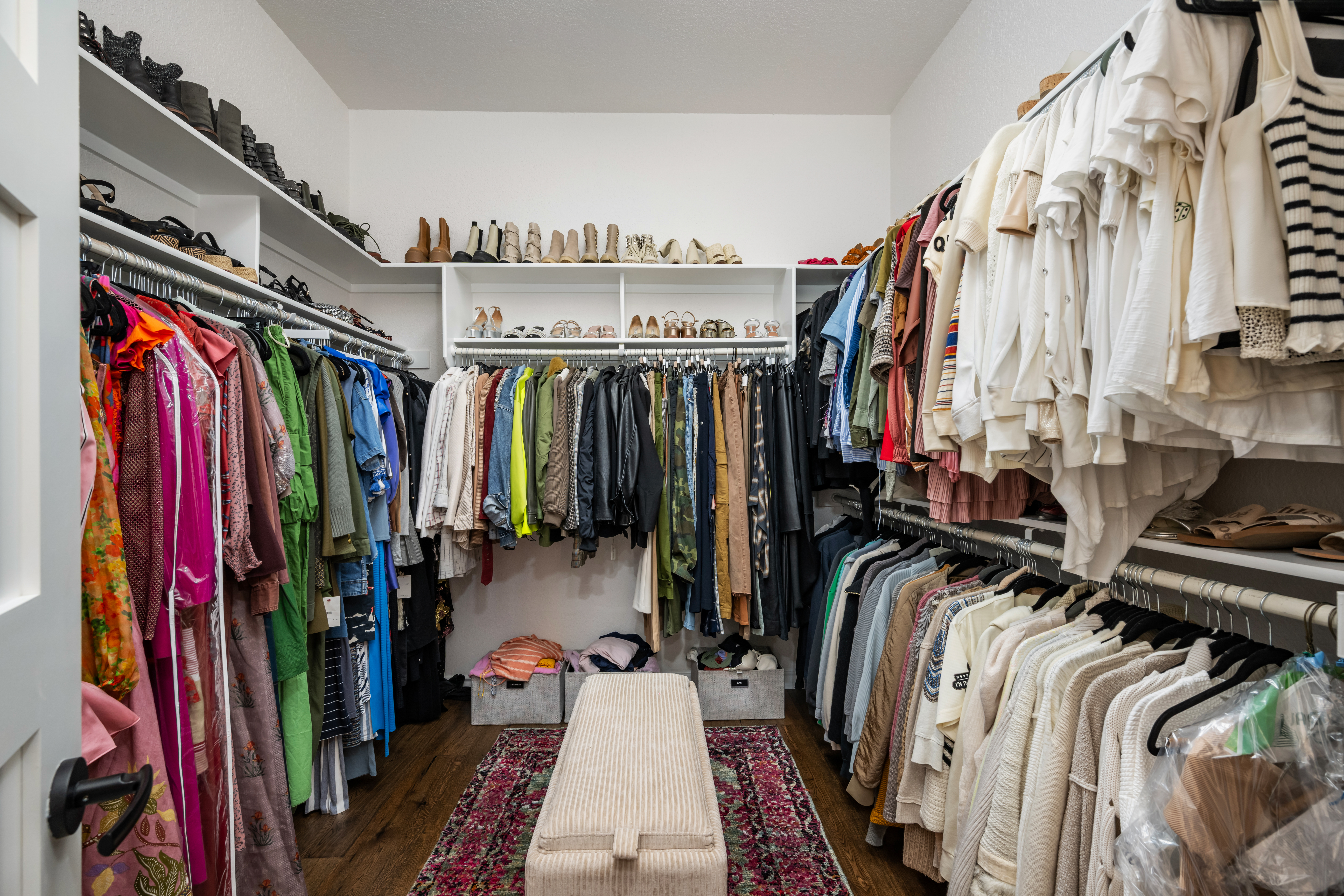  Elegant Retreat with Resort-Style Backyard - 物件實景