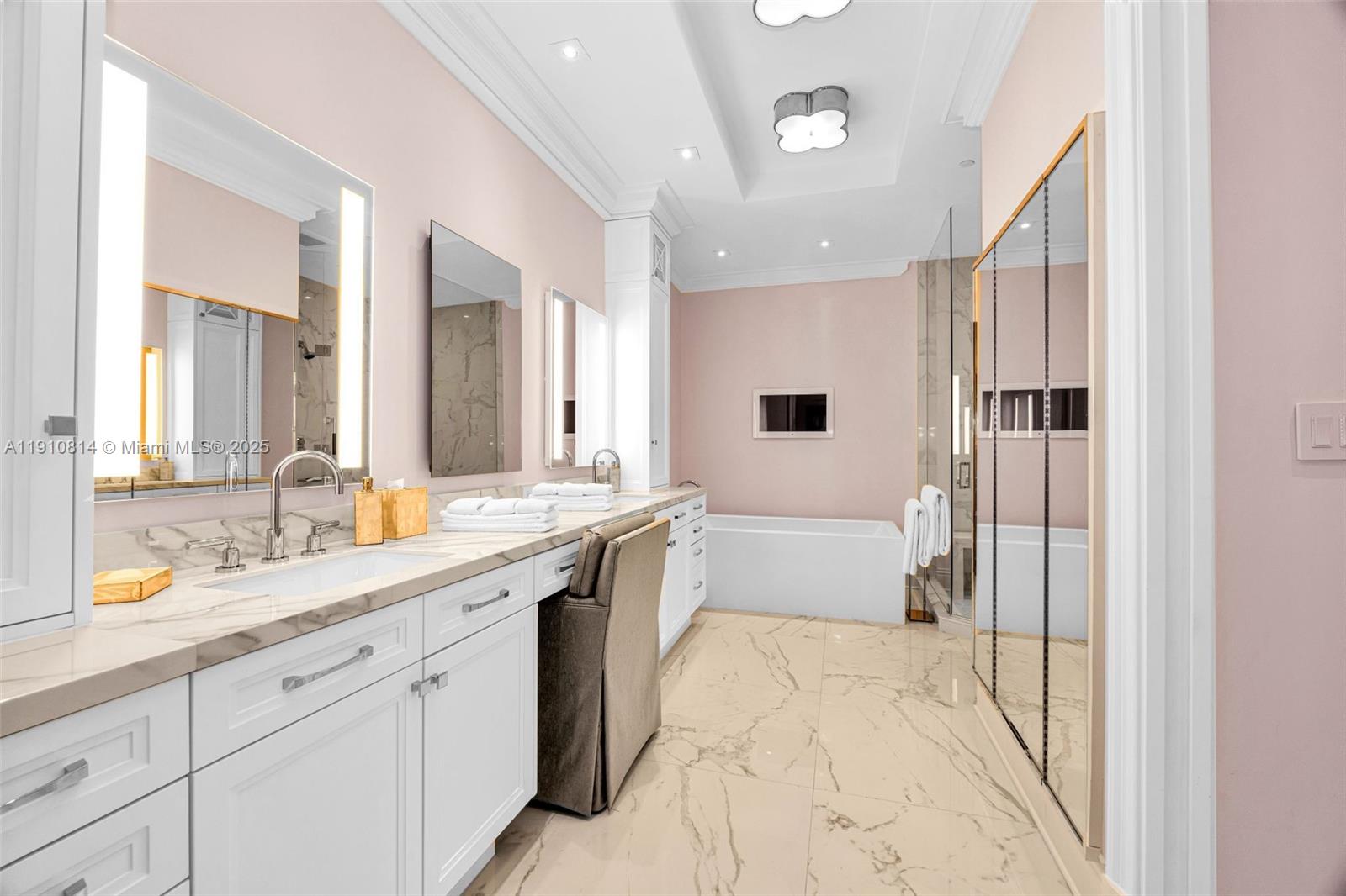 Coral Gables, Florida, 33133, United States, 3 Bedrooms Bedrooms, ,4 BathroomsBathrooms,Residential,For Sale,1989420