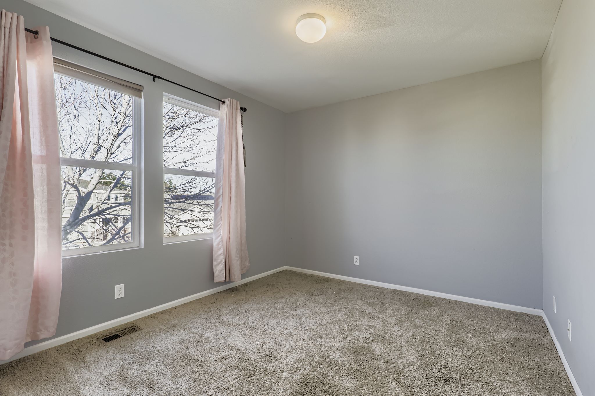 Denver, Colorado, 80239, United States, 4 Bedrooms Bedrooms, ,3 BathroomsBathrooms,Residential,For Sale,2010016