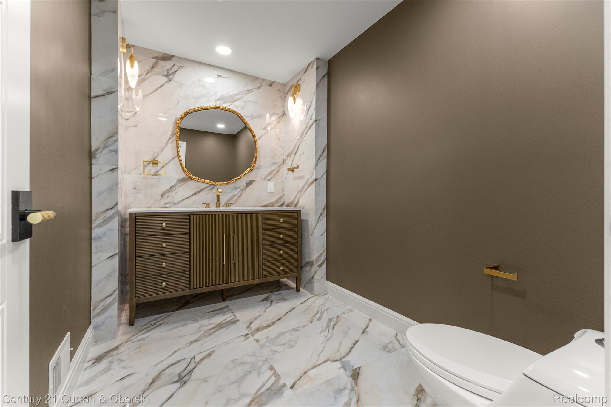 Dearborn, Michigan, 48128, United States, 5 Bedrooms Bedrooms, ,5 BathroomsBathrooms,Residential,For Sale,2030794