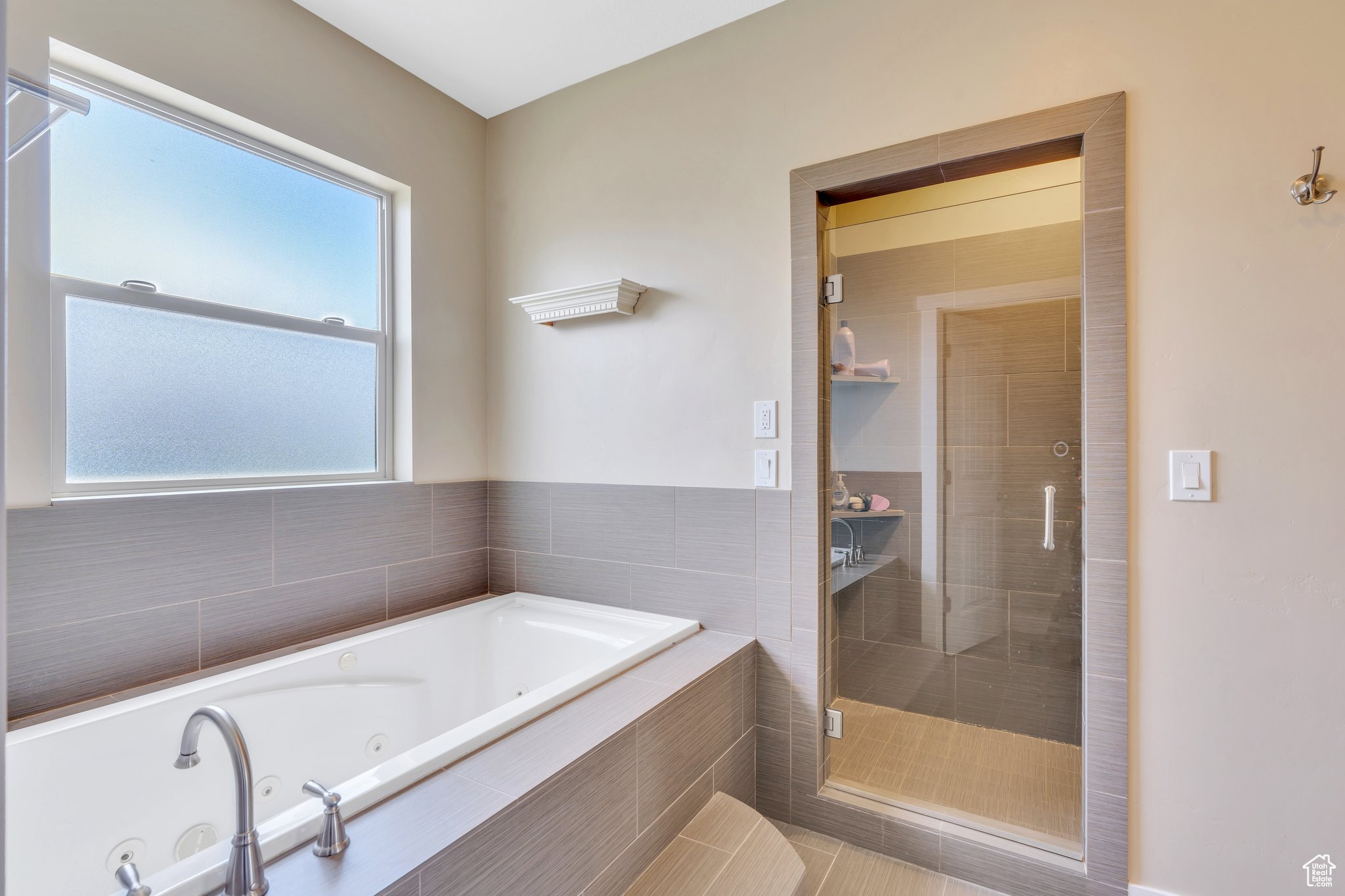 Springville, Utah, 84663, United States, 5 Bedrooms Bedrooms, ,5 BathroomsBathrooms,Residential,For Sale,1829365