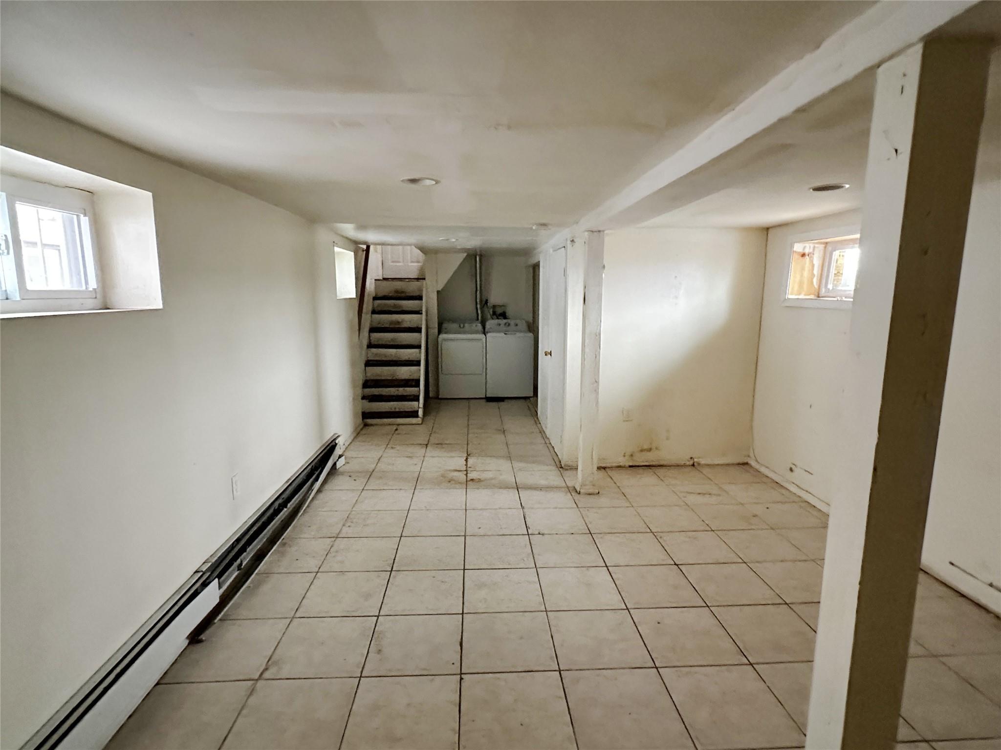 Jamaica, New York, 11433, United States, 3 Bedrooms Bedrooms, ,2 BathroomsBathrooms,Residential,For Sale,1883672