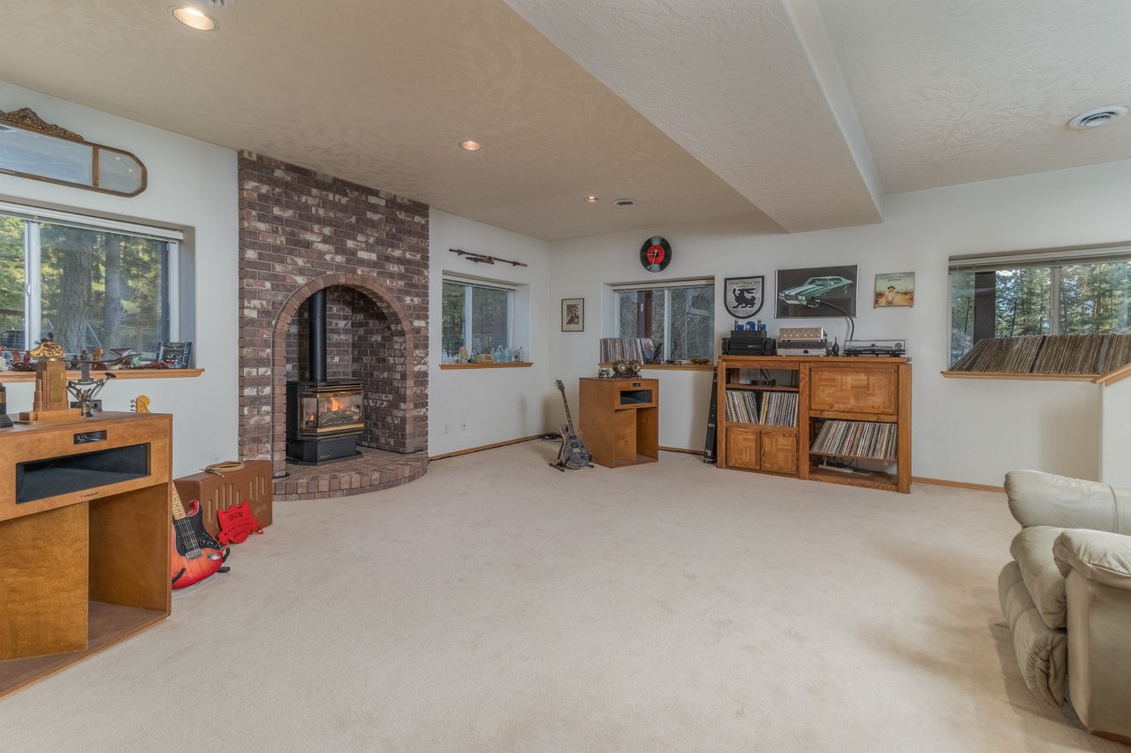Moyie Springs, Idaho, 83845, United States, 4 Bedrooms Bedrooms, ,3 BathroomsBathrooms,Residential,For Sale,2033523
