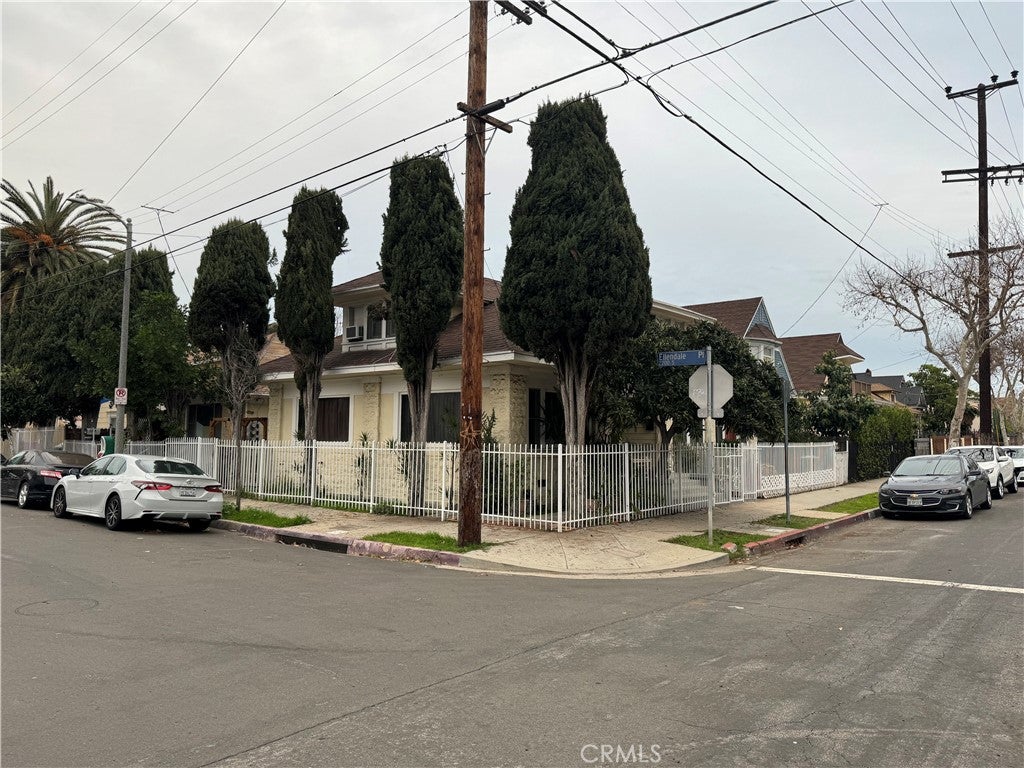 Los Angeles, California, 90007, United States, ,Residential,For Sale,2006196