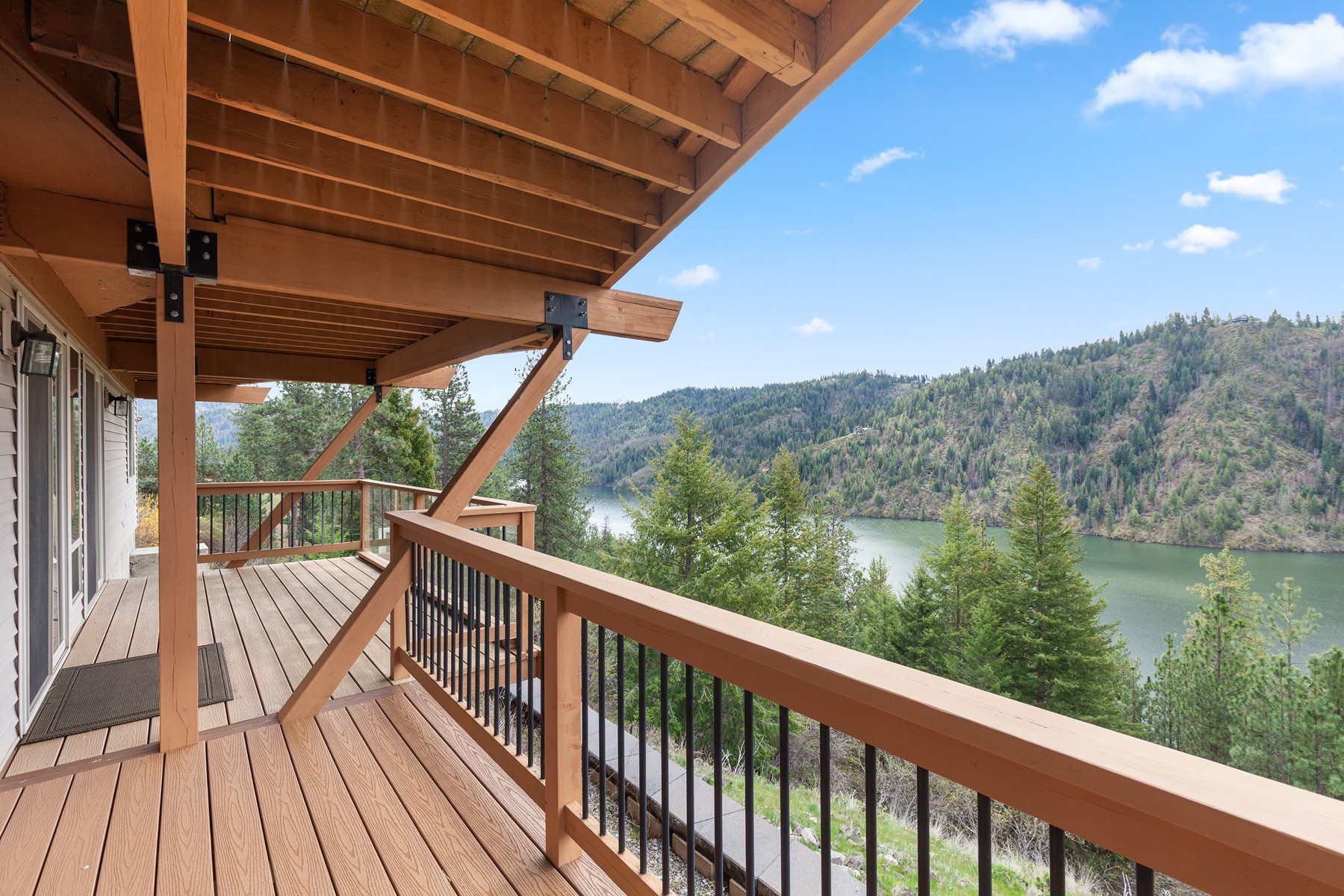  Fernan Hill Home with Amazing Lake Views - 物件實景