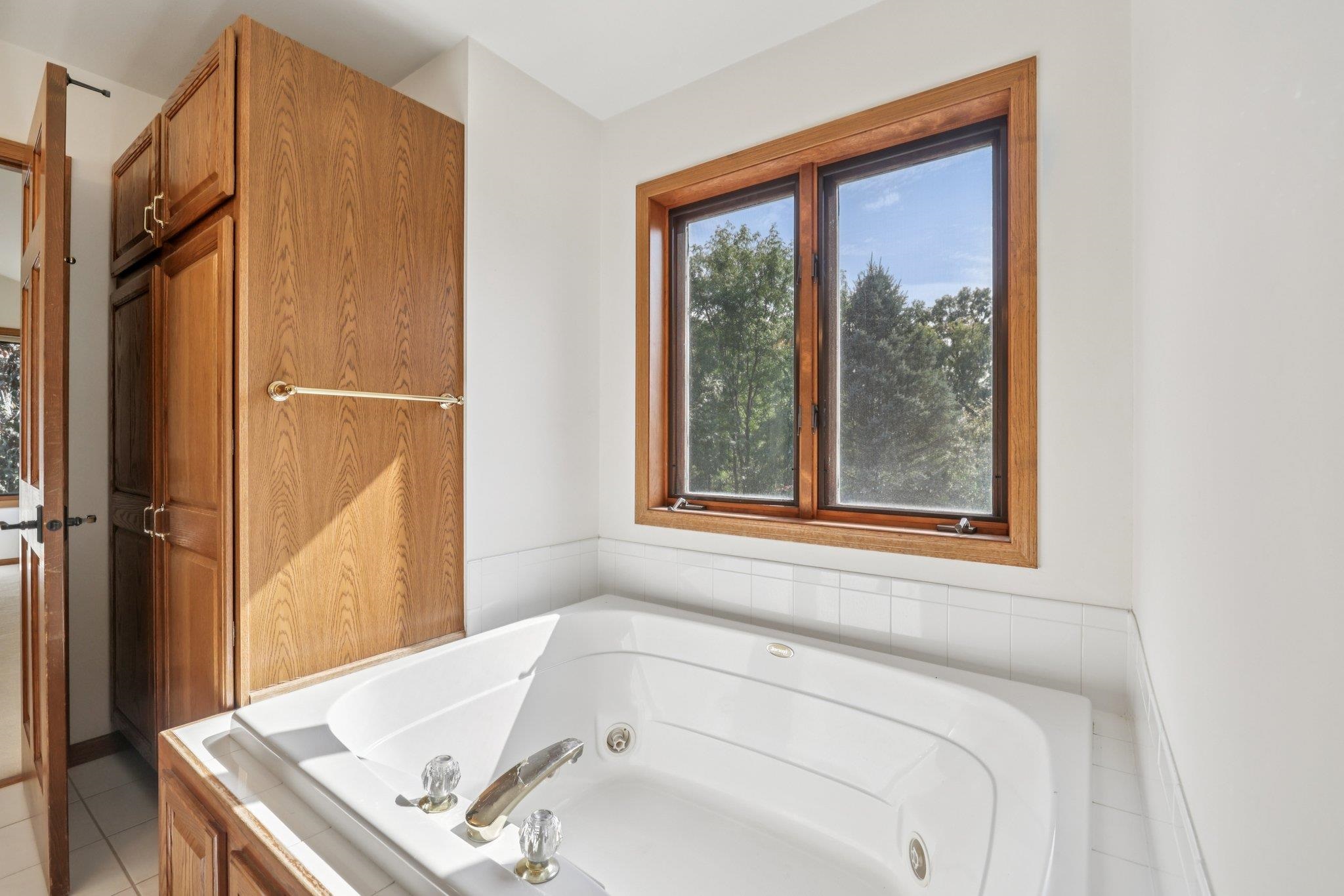 Portage, Wisconsin, 53901, United States, 4 Bedrooms Bedrooms, ,5 BathroomsBathrooms,Residential,For Sale,1976177