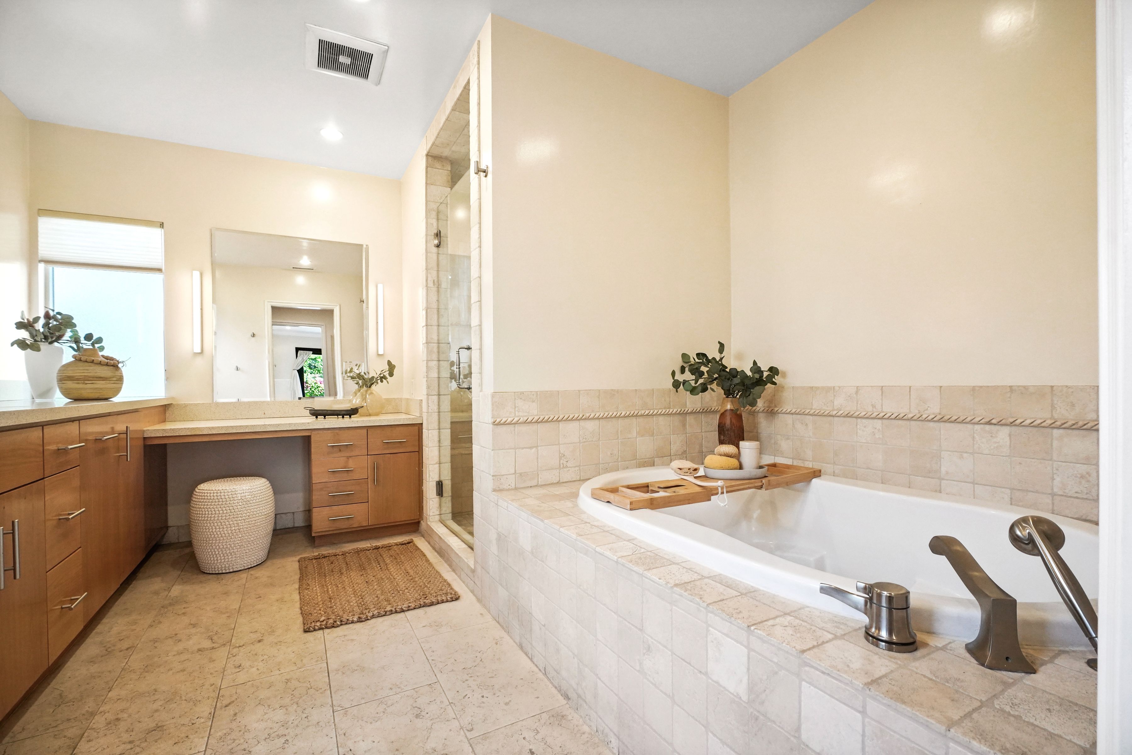  11593 Kling Street - 物件實景