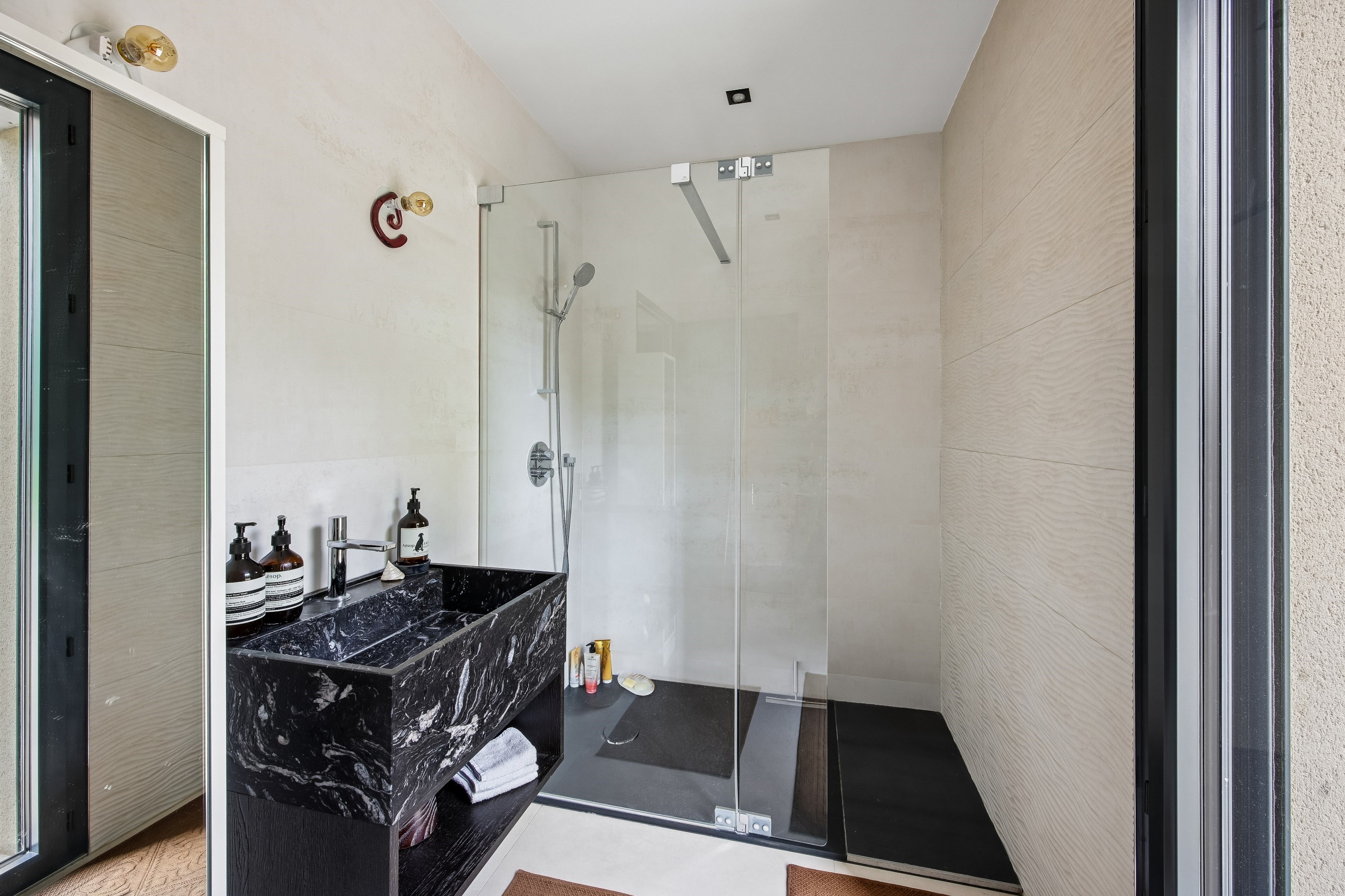  Modern luxury home - 物件實景