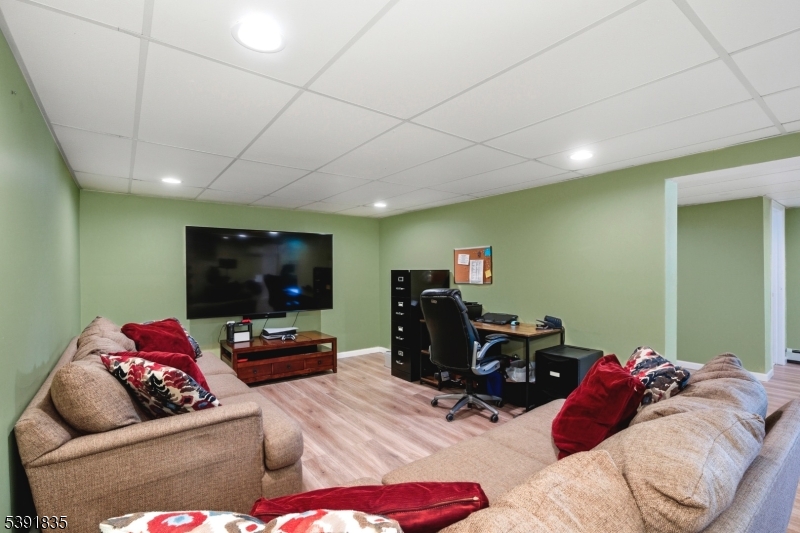 Lincoln Park Boro, New Jersey, 07035, United States, 4 Bedrooms Bedrooms, ,3 BathroomsBathrooms,Residential,For Sale,1991719