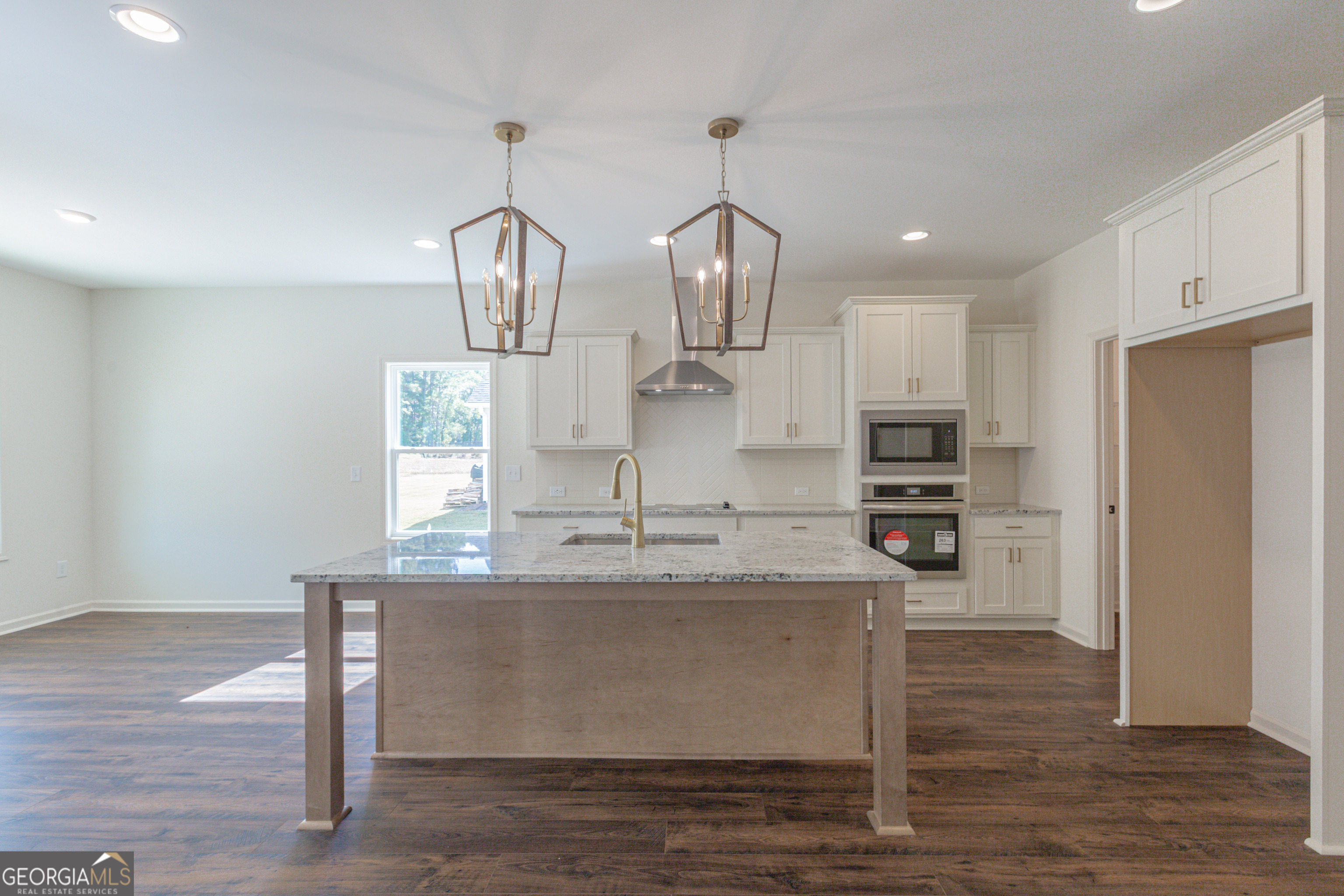 Senoia, Georgia, 30276, United States, 4 Bedrooms Bedrooms, ,3 BathroomsBathrooms,Residential,For Sale,1987897