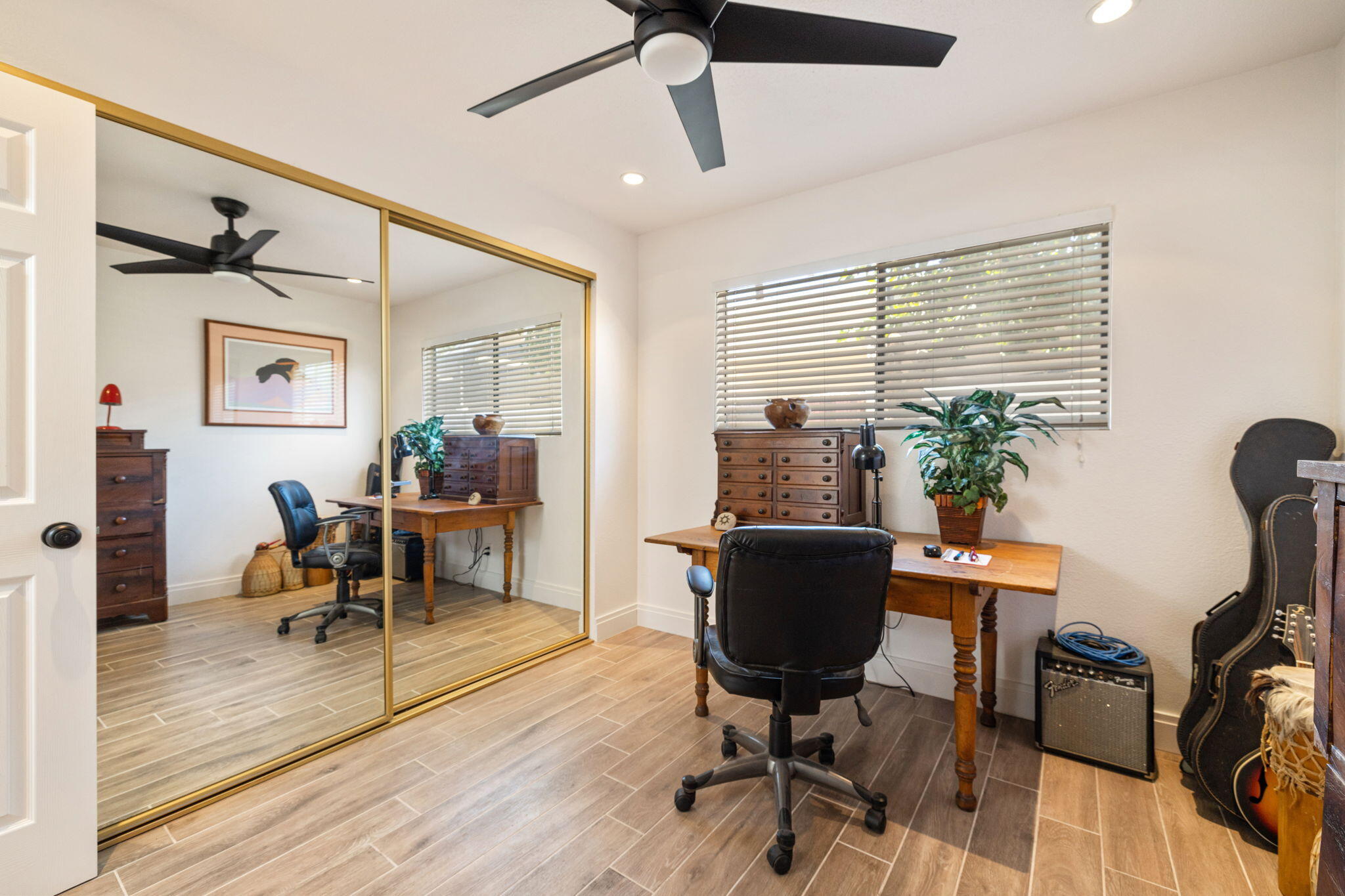 Palm Desert, California, 92260, United States, 3 Bedrooms Bedrooms, ,2 BathroomsBathrooms,Residential,For Sale,1989657