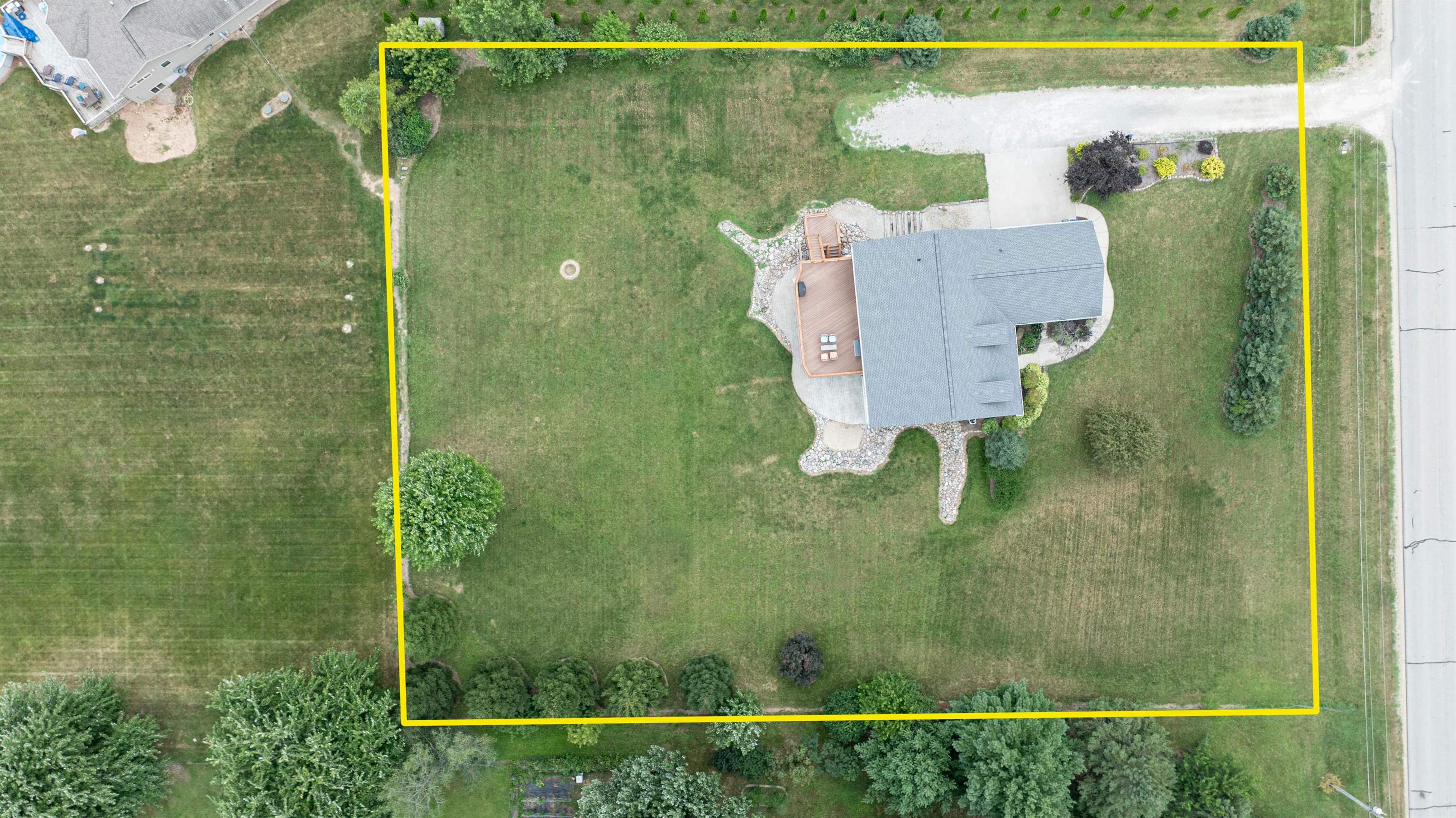 Hortonville, Wisconsin, 54944-9660, United States, 5 Bedrooms Bedrooms, ,3 BathroomsBathrooms,Residential,For Sale,1920298