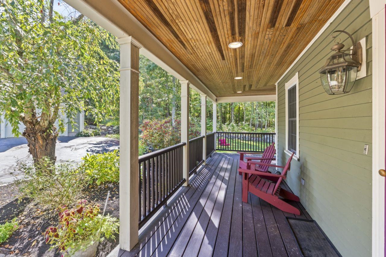 Barrington, New Hampshire, 03825, United States, 4 Bedrooms Bedrooms, ,3 BathroomsBathrooms,Residential,For Sale,1984390