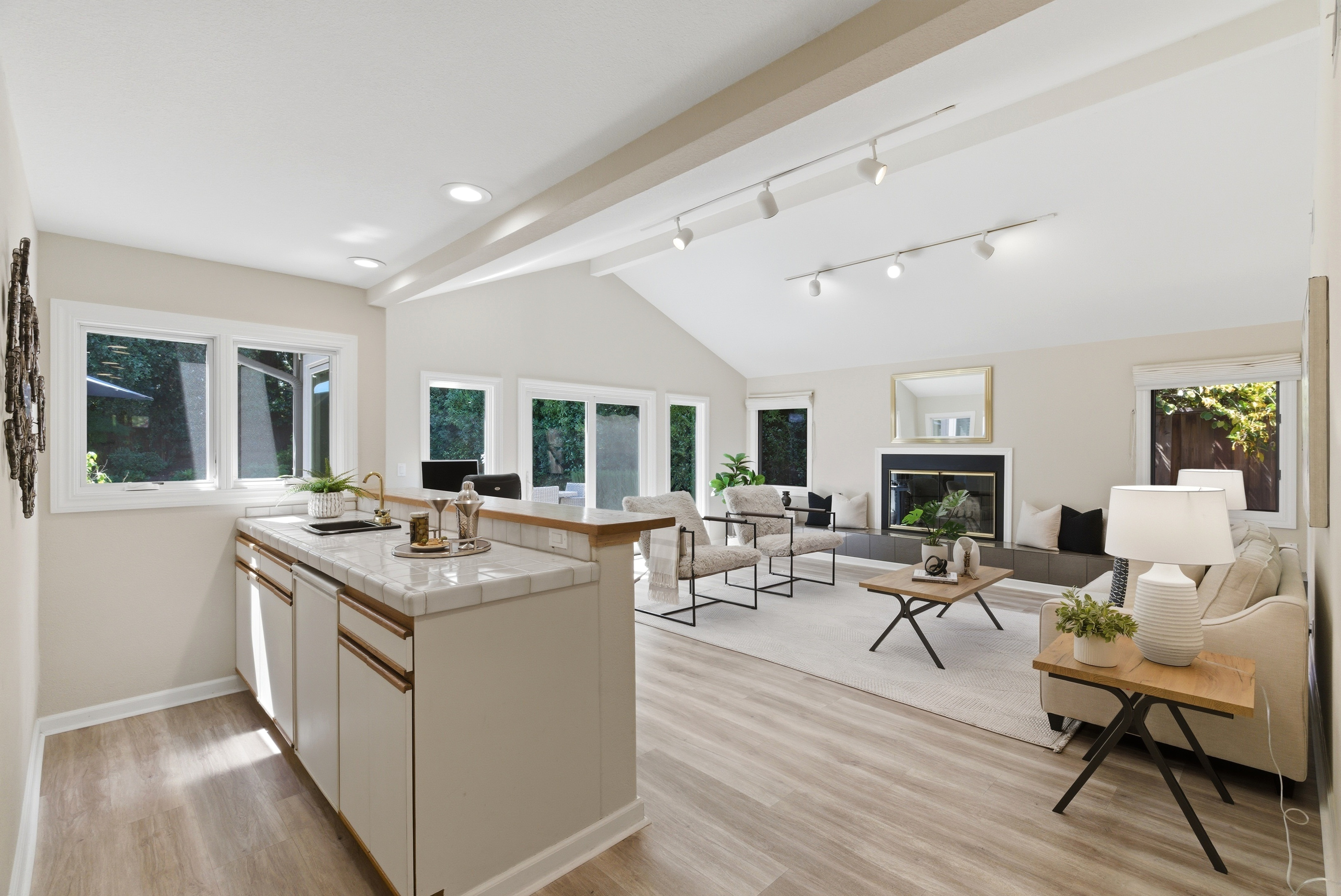  Elegant Single-Story Living on a Premier Corner Lot in Monte Sereno - 物件實景