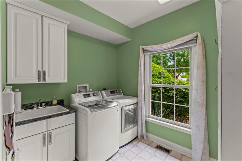 Mcmurray, Pennsylvania, 15317, United States, 4 Bedrooms Bedrooms, ,4 BathroomsBathrooms,Residential,For Sale,1928705