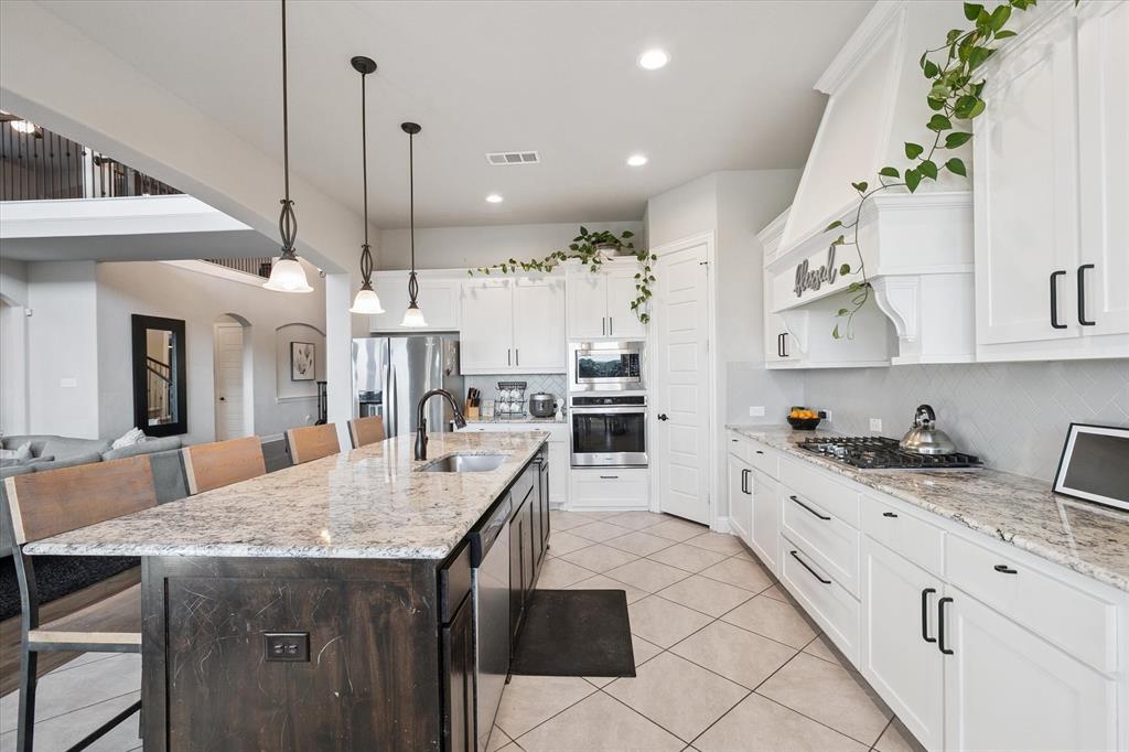 Burleson, Texas, 76028, United States, 5 Bedrooms Bedrooms, ,4 BathroomsBathrooms,Residential,For Sale,1930718