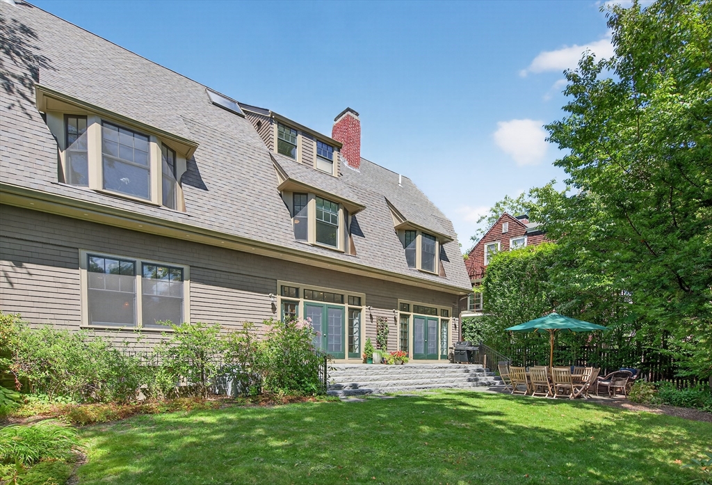 Cambridge, Massachusetts, 02138, United States, 6 Bedrooms Bedrooms, ,7 BathroomsBathrooms,Residential,For Sale,1949717