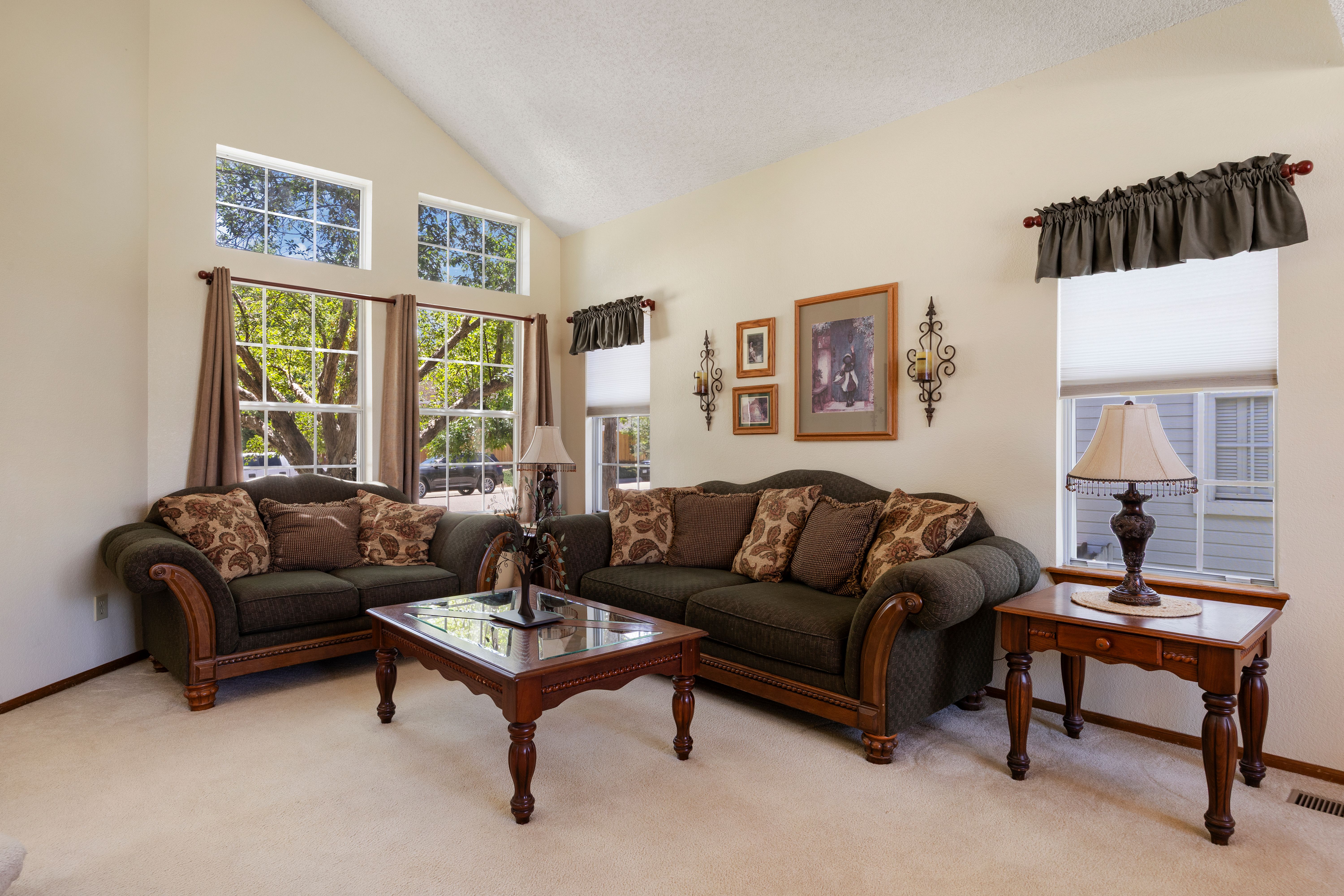  Wonderful 2 Story with finished walk-out basement. - 物件實景