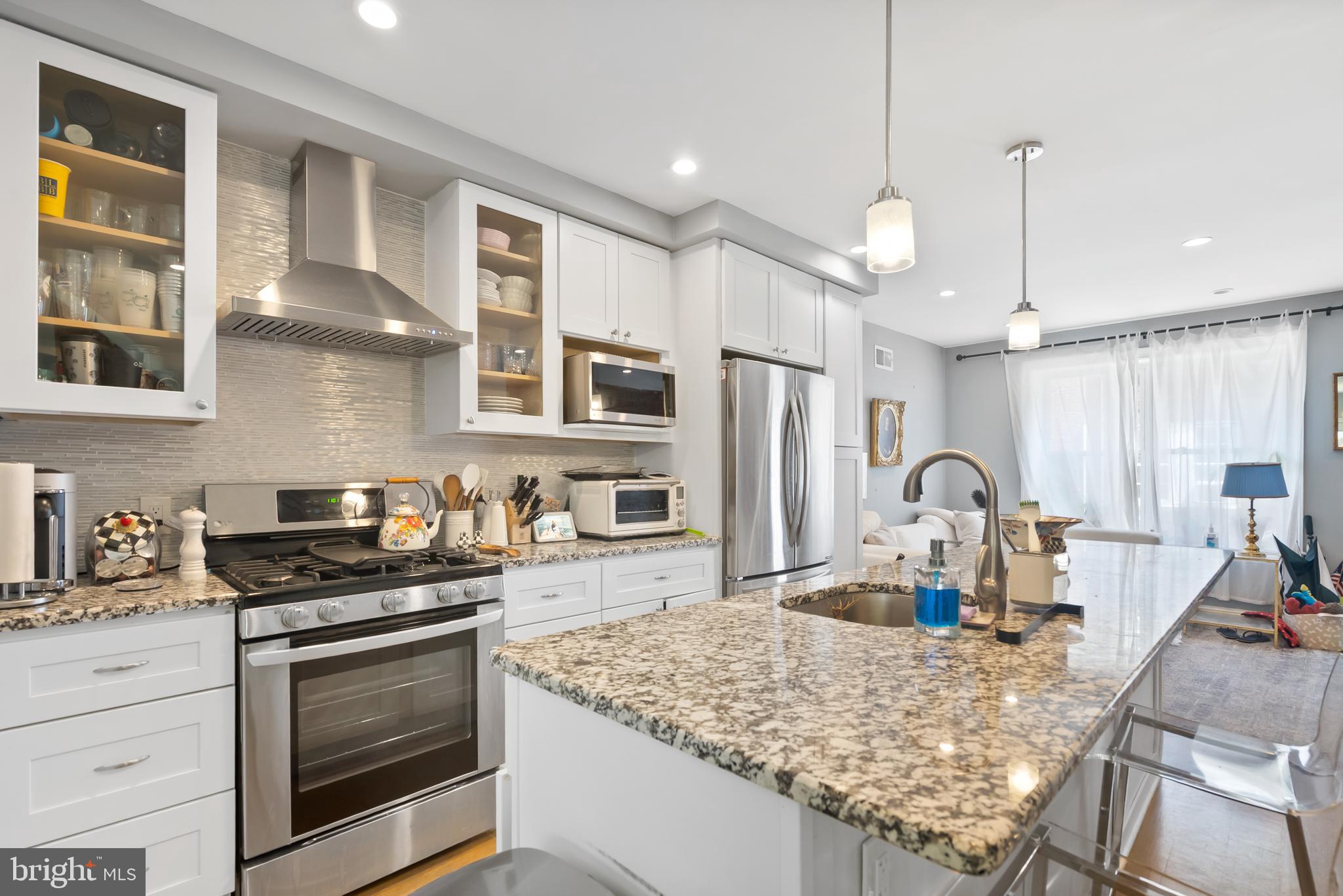PHILADELPHIA, Pennsylvania, 19146, United States, 3 Bedrooms Bedrooms, ,3 BathroomsBathrooms,Residential,For Sale,1889775